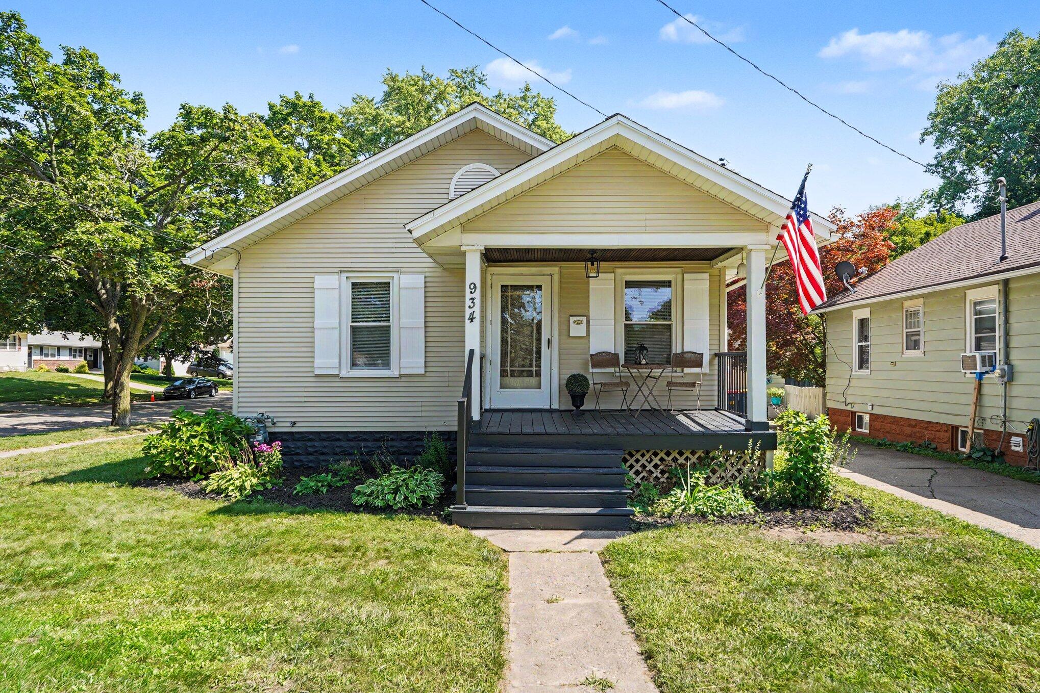 934 Diamond Avenue NE Grand Rapids MI 49503