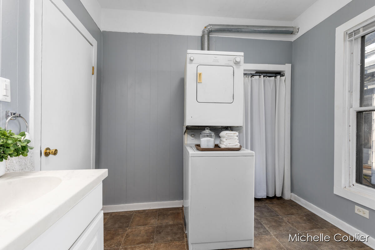 820 5th Street NW Grand Rapids MI 49504