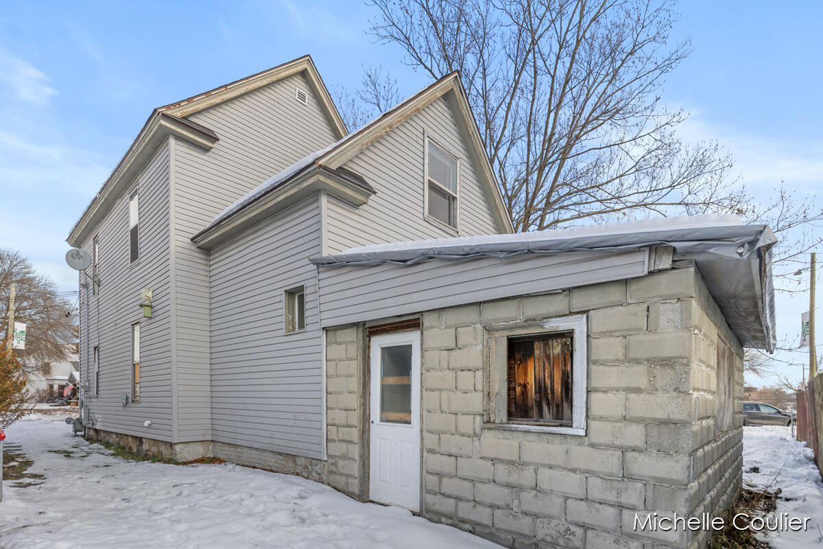 820 5th Street NW Grand Rapids MI 49504