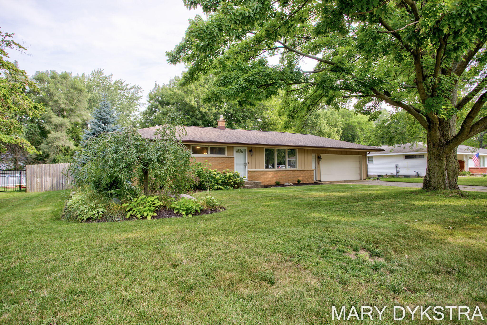 585 Huizenga Avenue Zeeland MI 49464