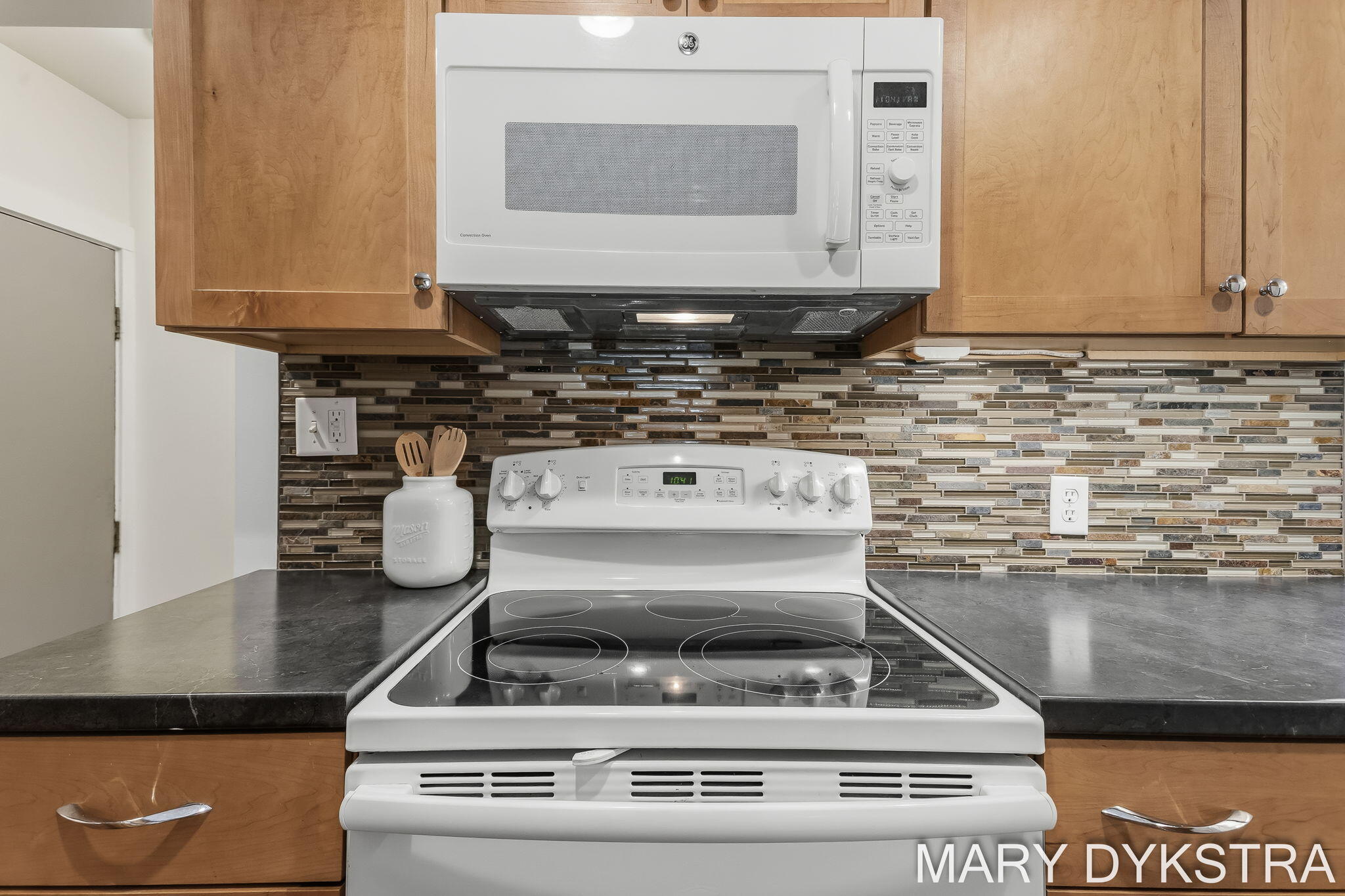 585 Huizenga Avenue Zeeland MI 49464