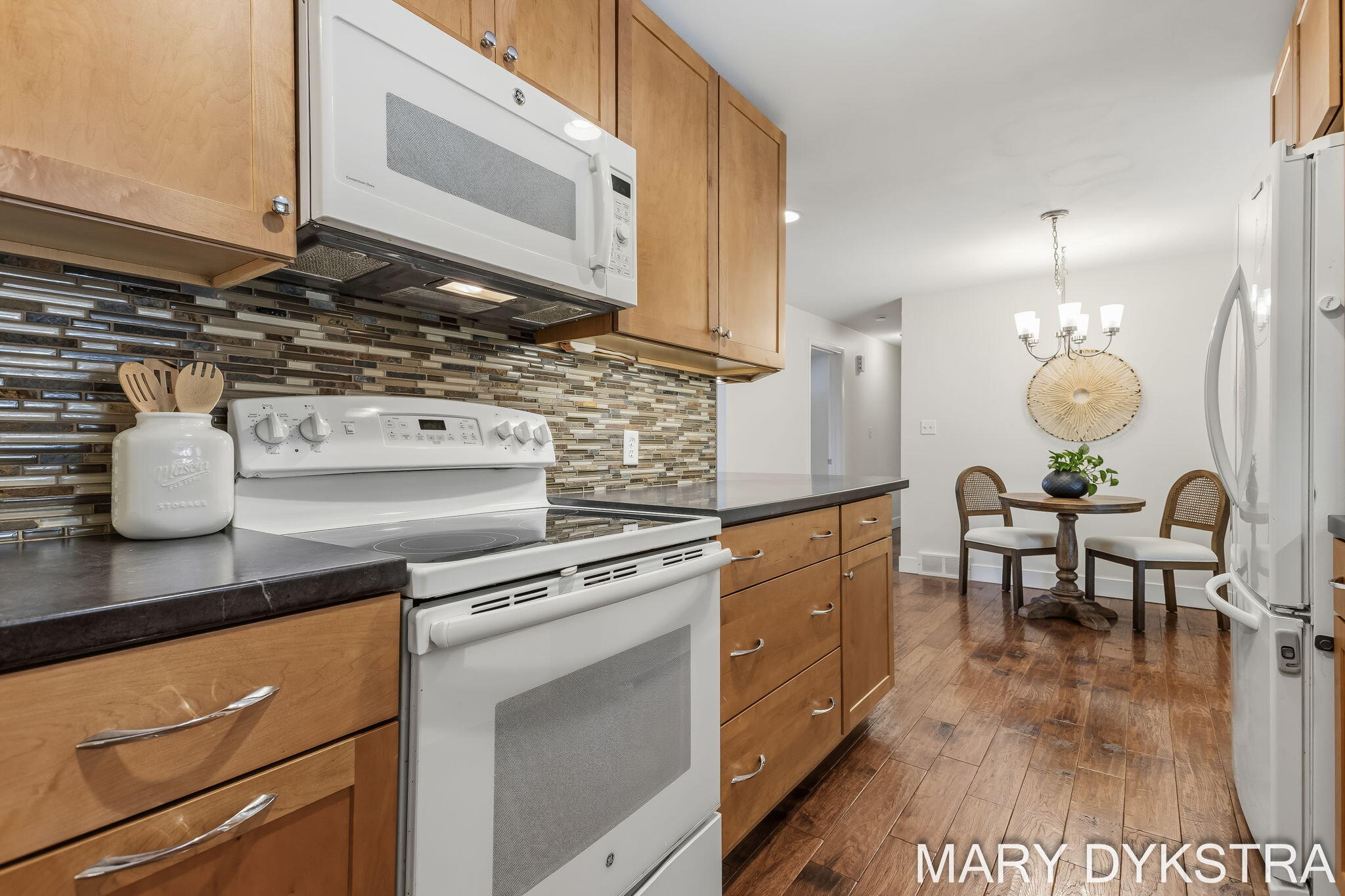 585 Huizenga Avenue Zeeland MI 49464