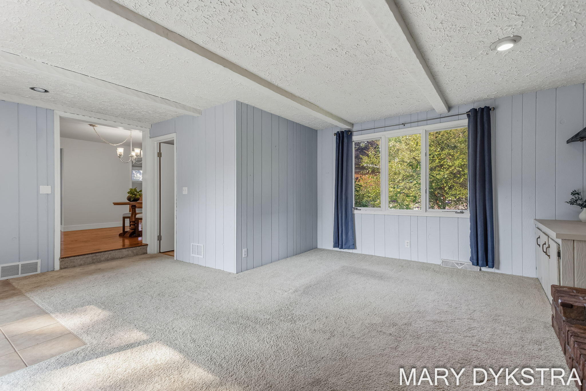 585 Huizenga Avenue Zeeland MI 49464