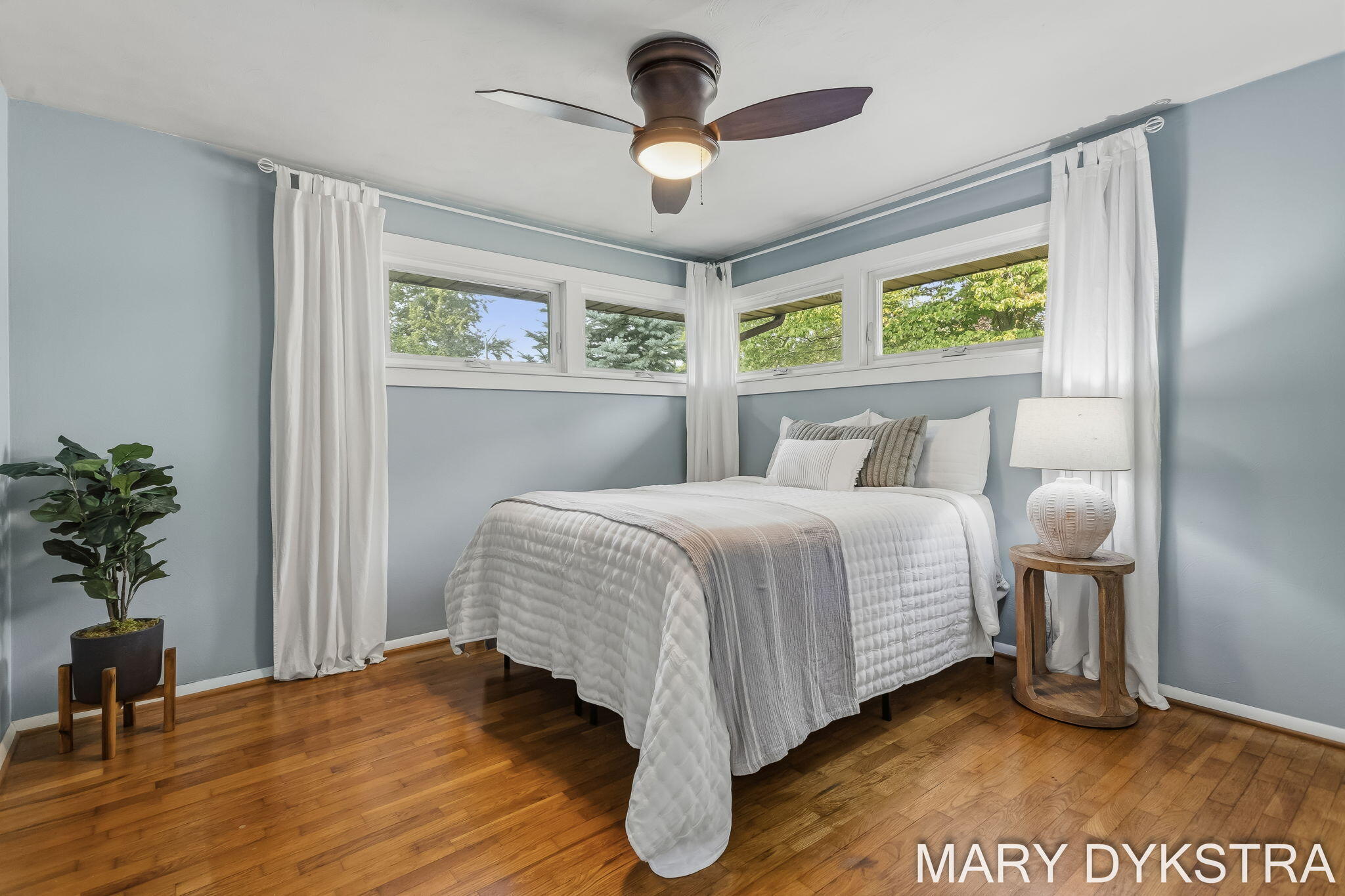 585 Huizenga Avenue Zeeland MI 49464