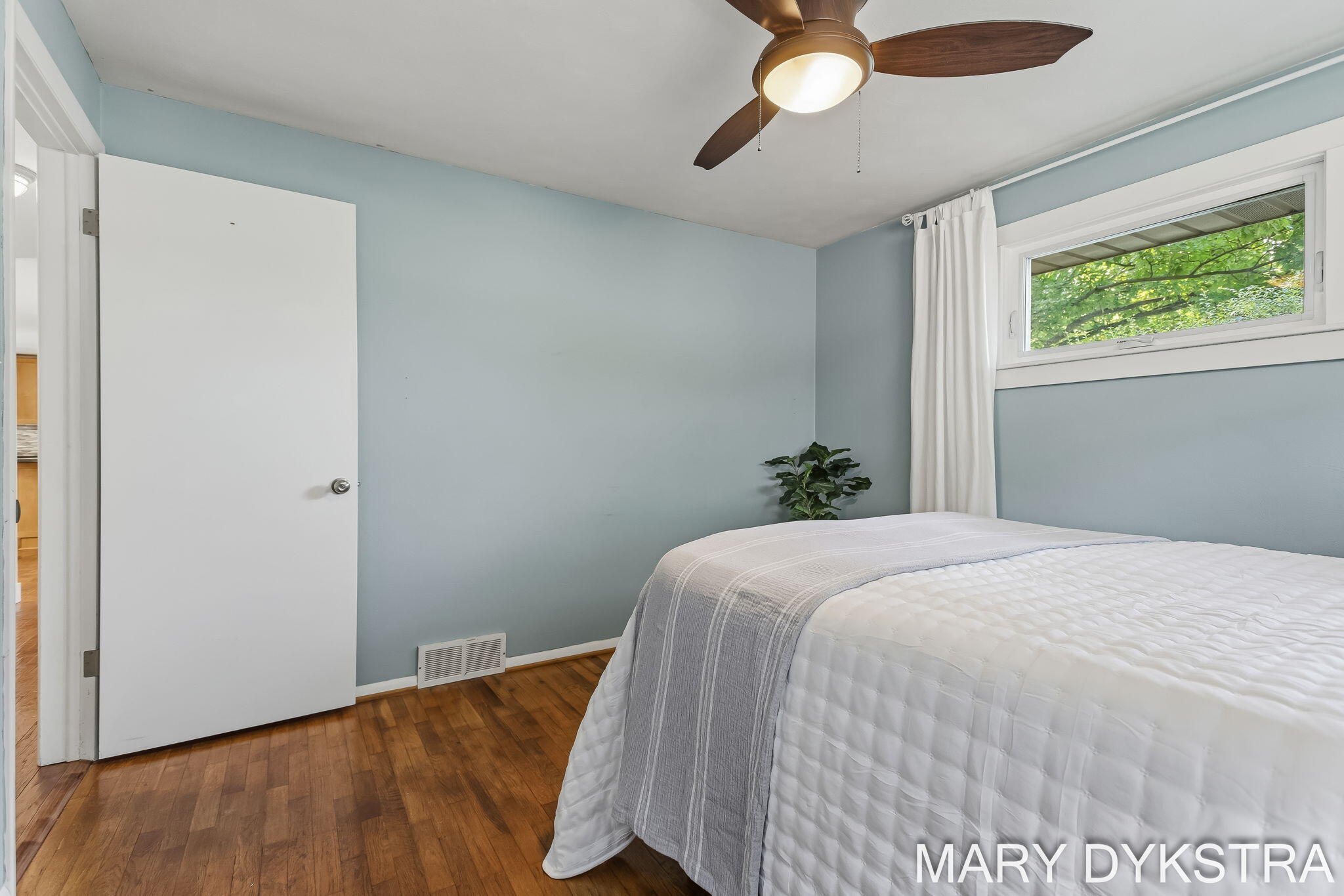 585 Huizenga Avenue Zeeland MI 49464