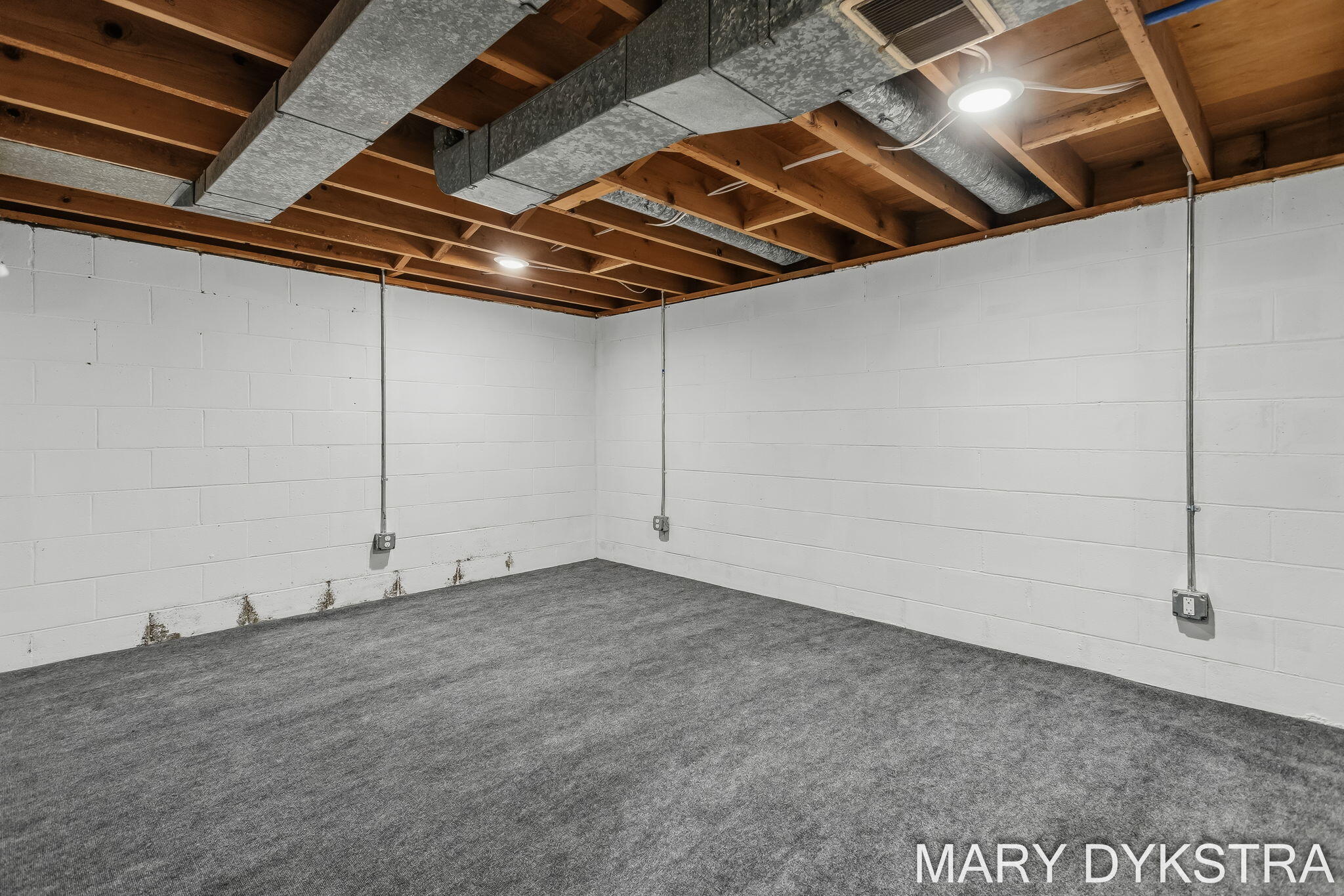 585 Huizenga Avenue Zeeland MI 49464