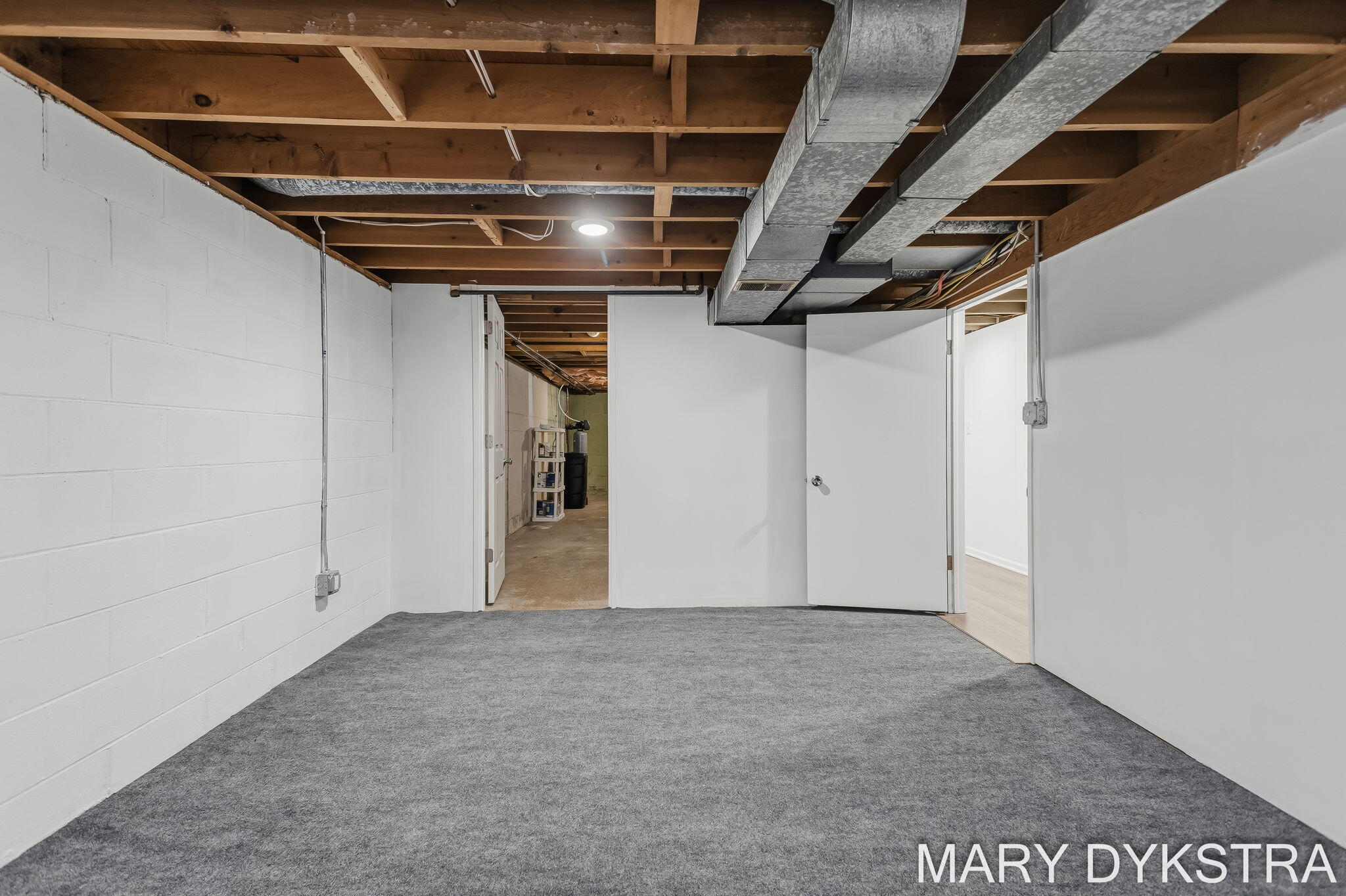 585 Huizenga Avenue Zeeland MI 49464