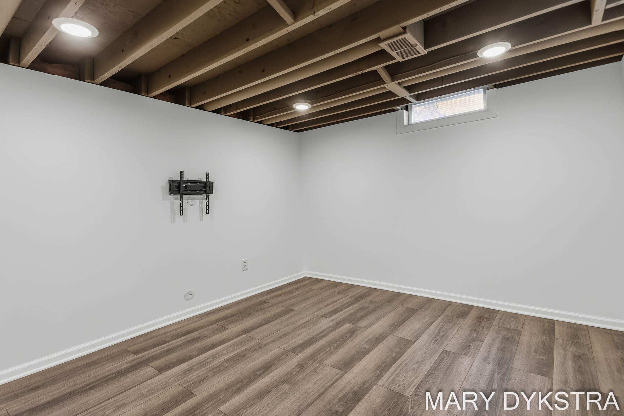 585 Huizenga Avenue Zeeland MI 49464