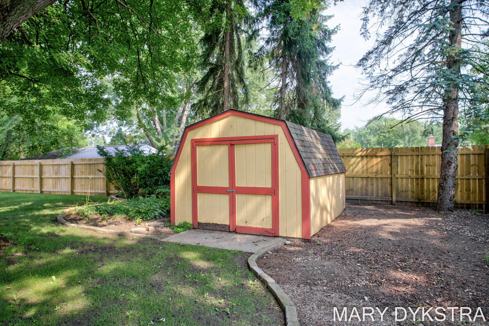585 Huizenga Avenue Zeeland MI 49464