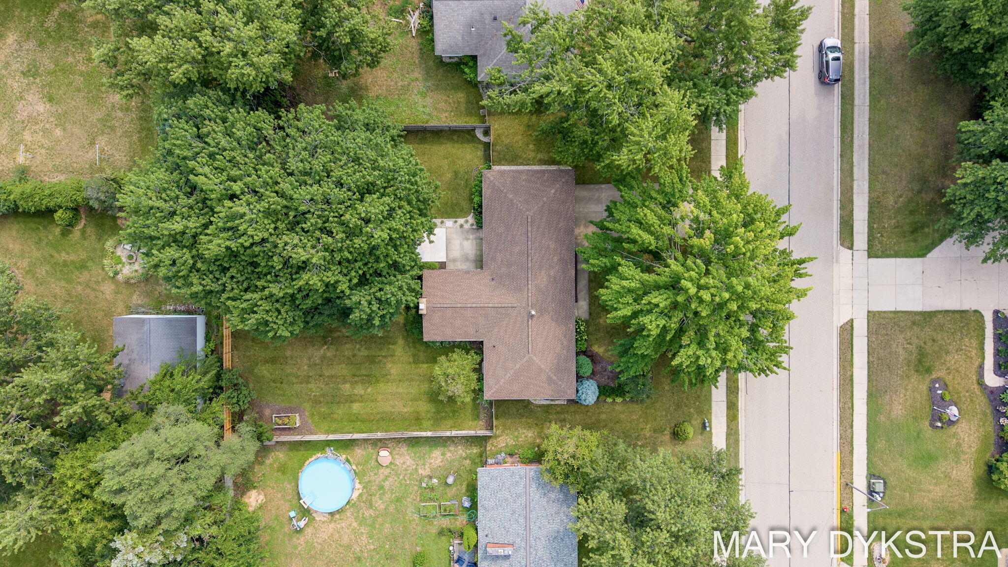585 Huizenga Avenue Zeeland MI 49464