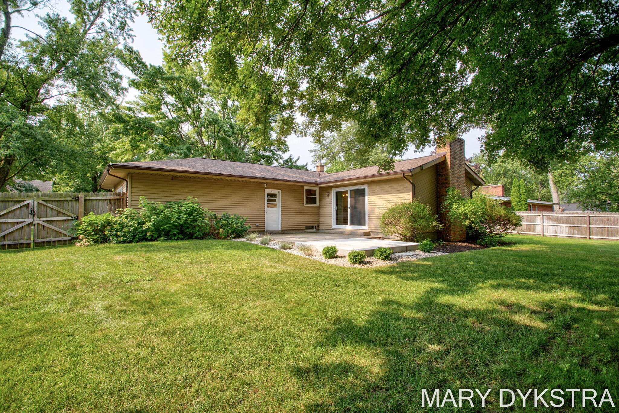 585 Huizenga Avenue Zeeland MI 49464