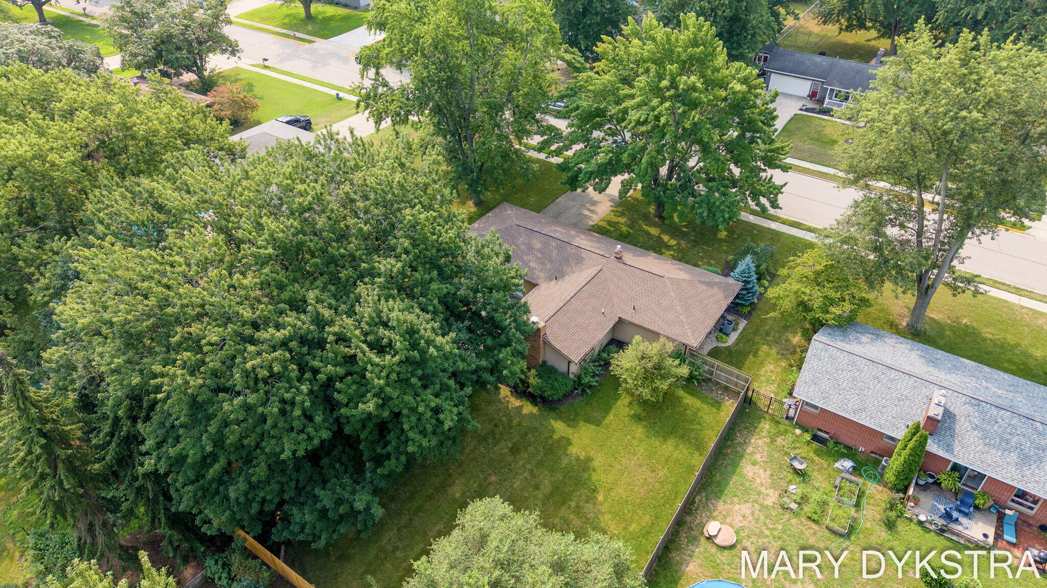 585 Huizenga Avenue Zeeland MI 49464