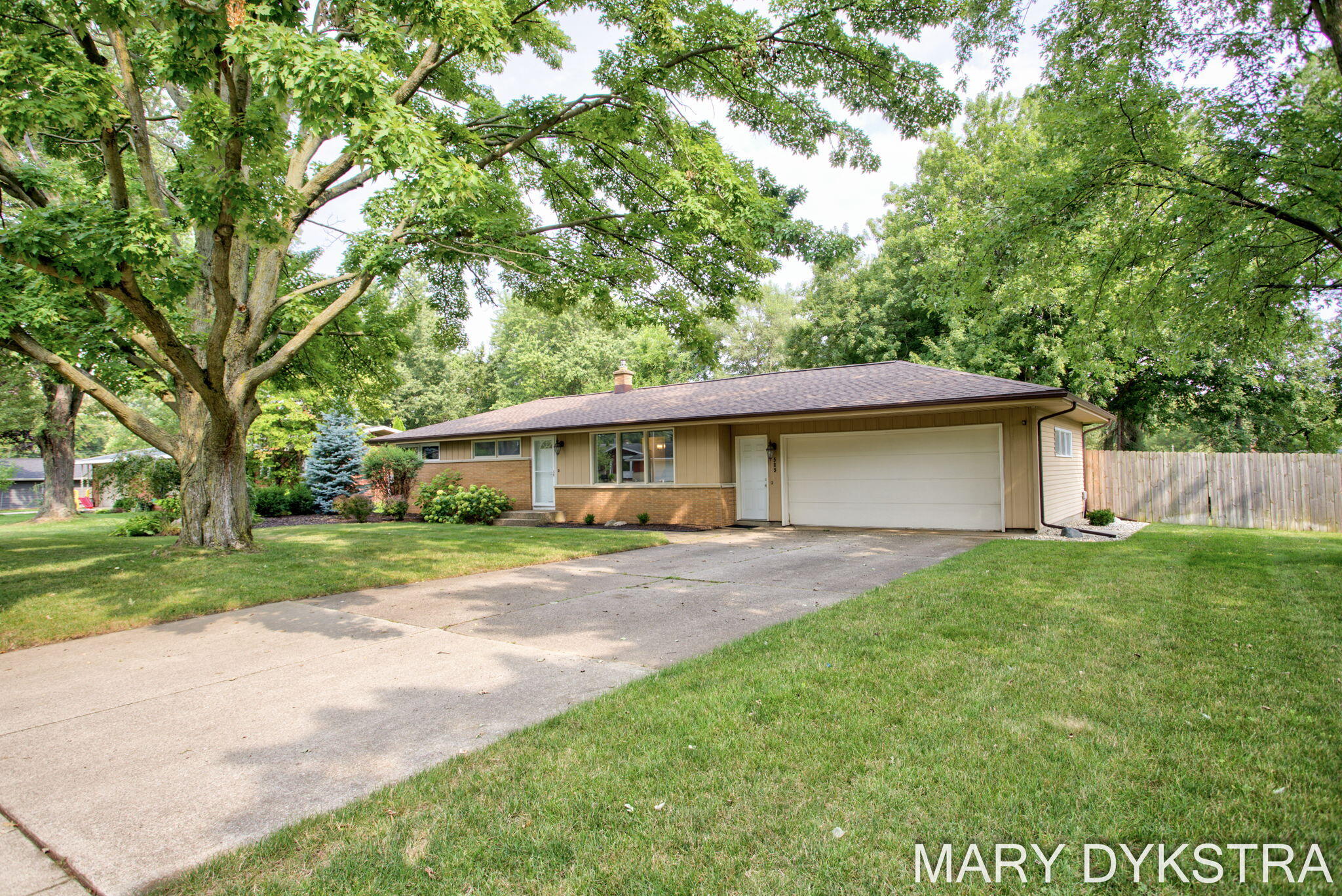 585 Huizenga Avenue Zeeland MI 49464