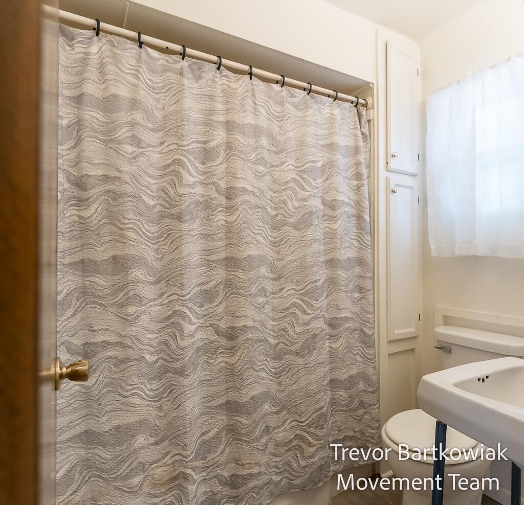 2948 Valley Street Muskegon MI 49444