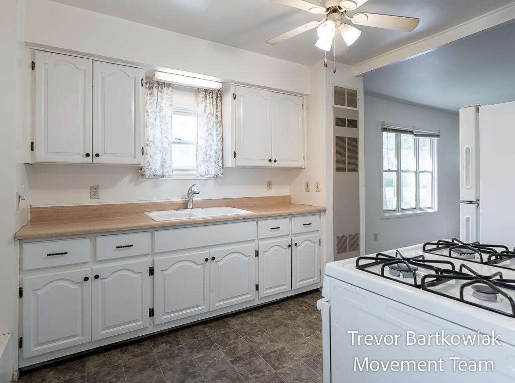 2948 Valley Street Muskegon MI 49444