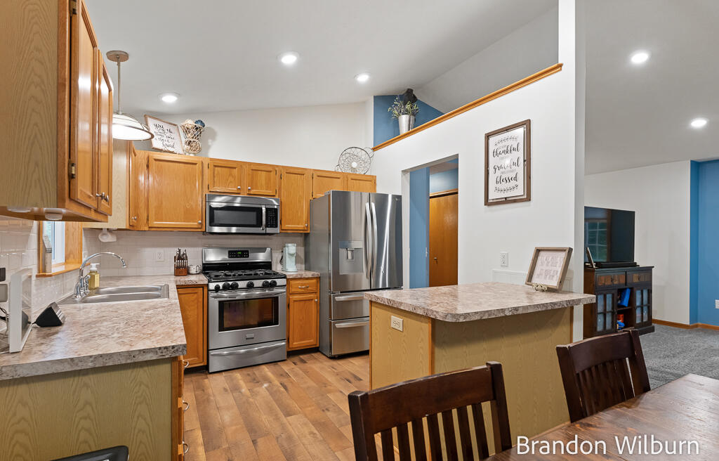 938 Kusterer Drive NW Grand Rapids MI 49534