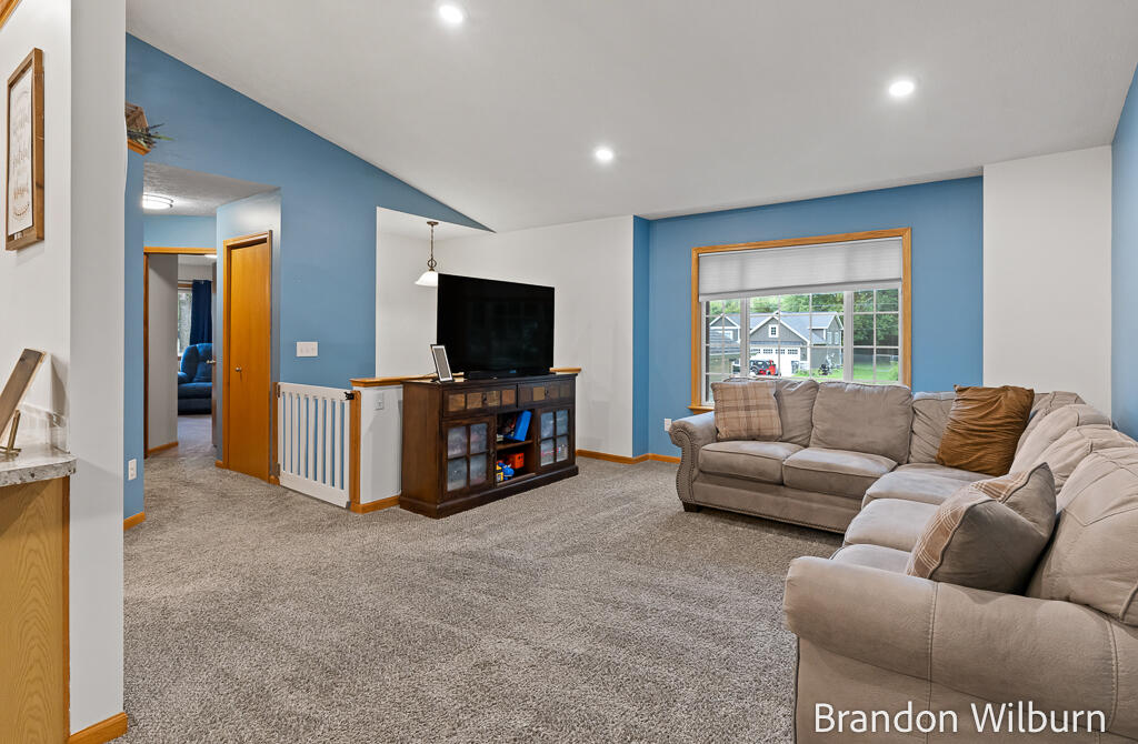 938 Kusterer Drive NW Grand Rapids MI 49534