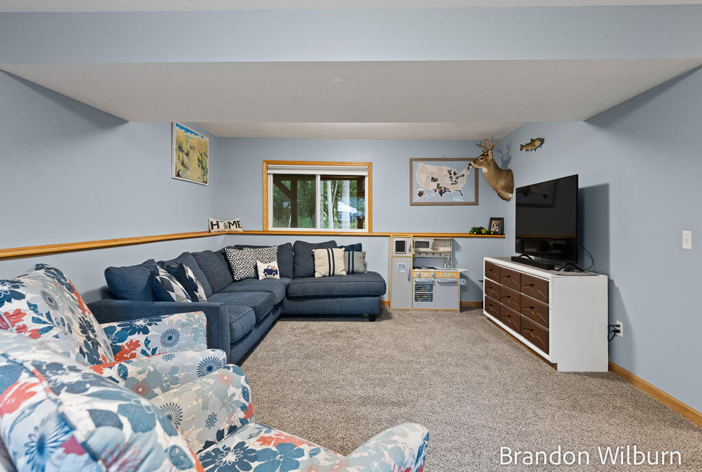 938 Kusterer Drive NW Grand Rapids MI 49534