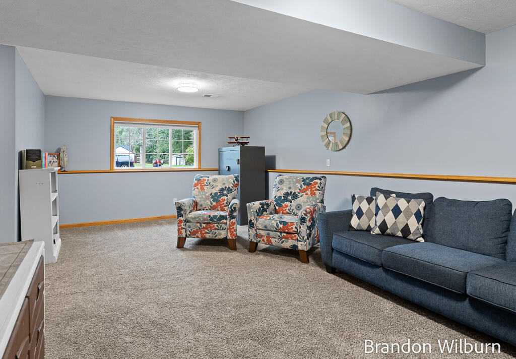 938 Kusterer Drive NW Grand Rapids MI 49534
