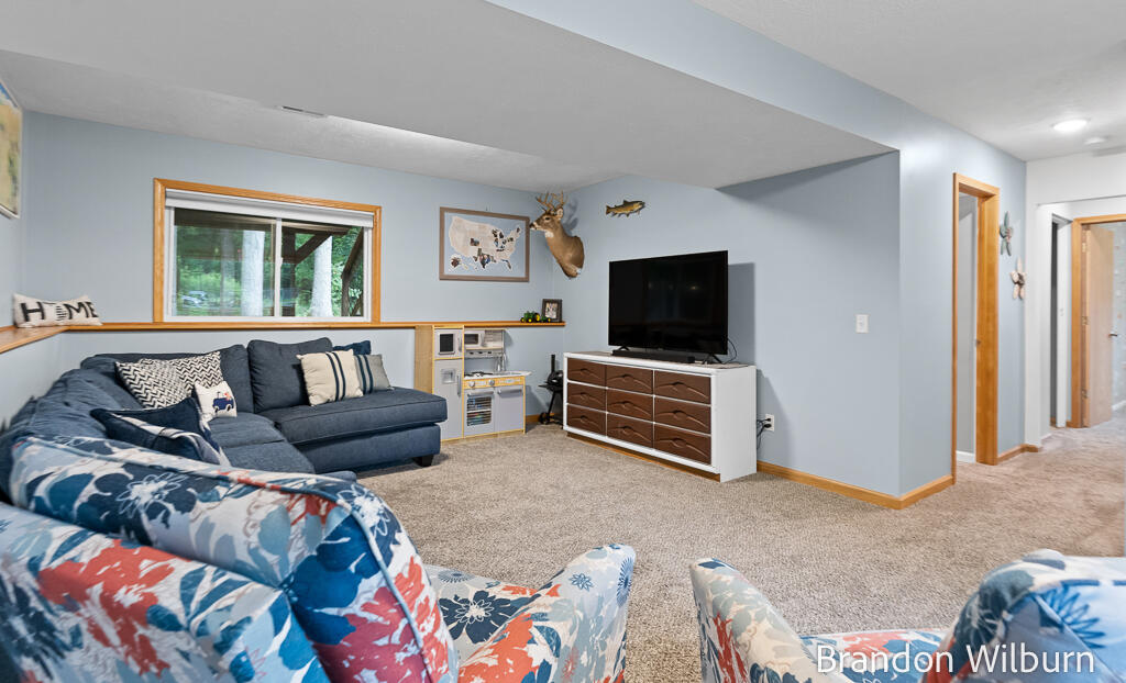 938 Kusterer Drive NW Grand Rapids MI 49534