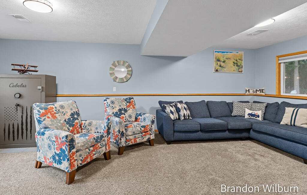 938 Kusterer Drive NW Grand Rapids MI 49534