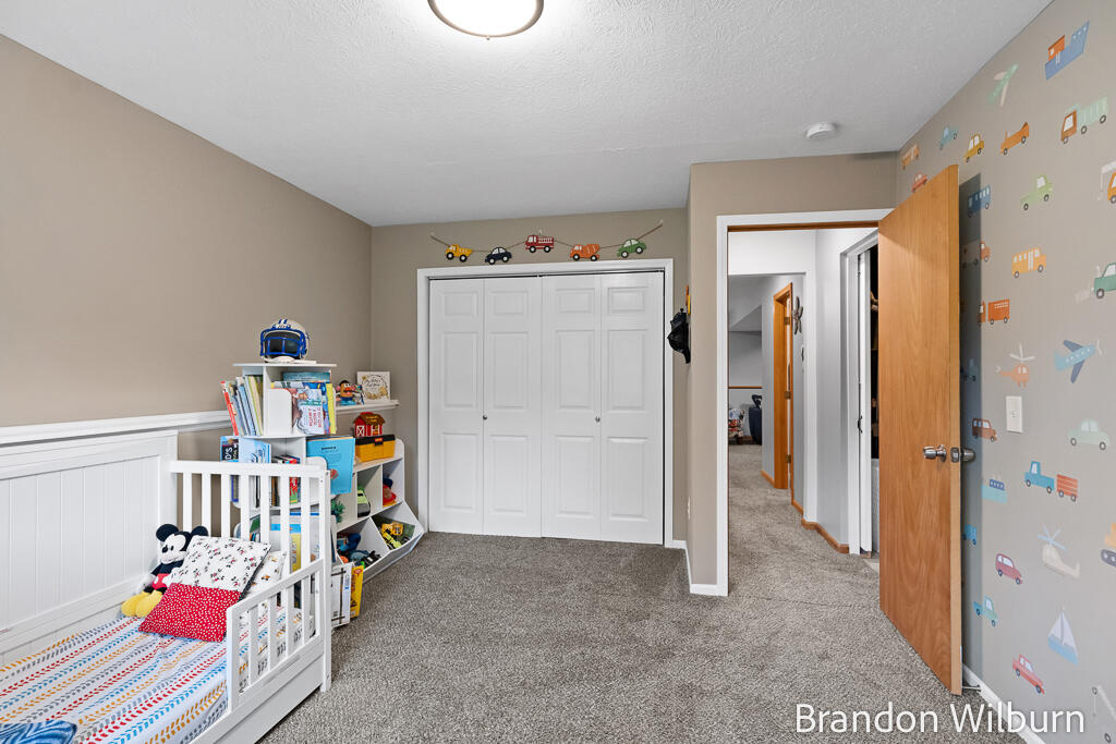938 Kusterer Drive NW Grand Rapids MI 49534