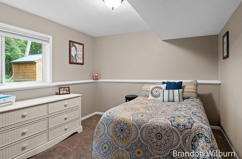938 Kusterer Drive NW Grand Rapids MI 49534