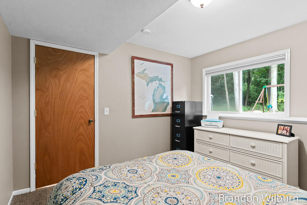 938 Kusterer Drive NW Grand Rapids MI 49534