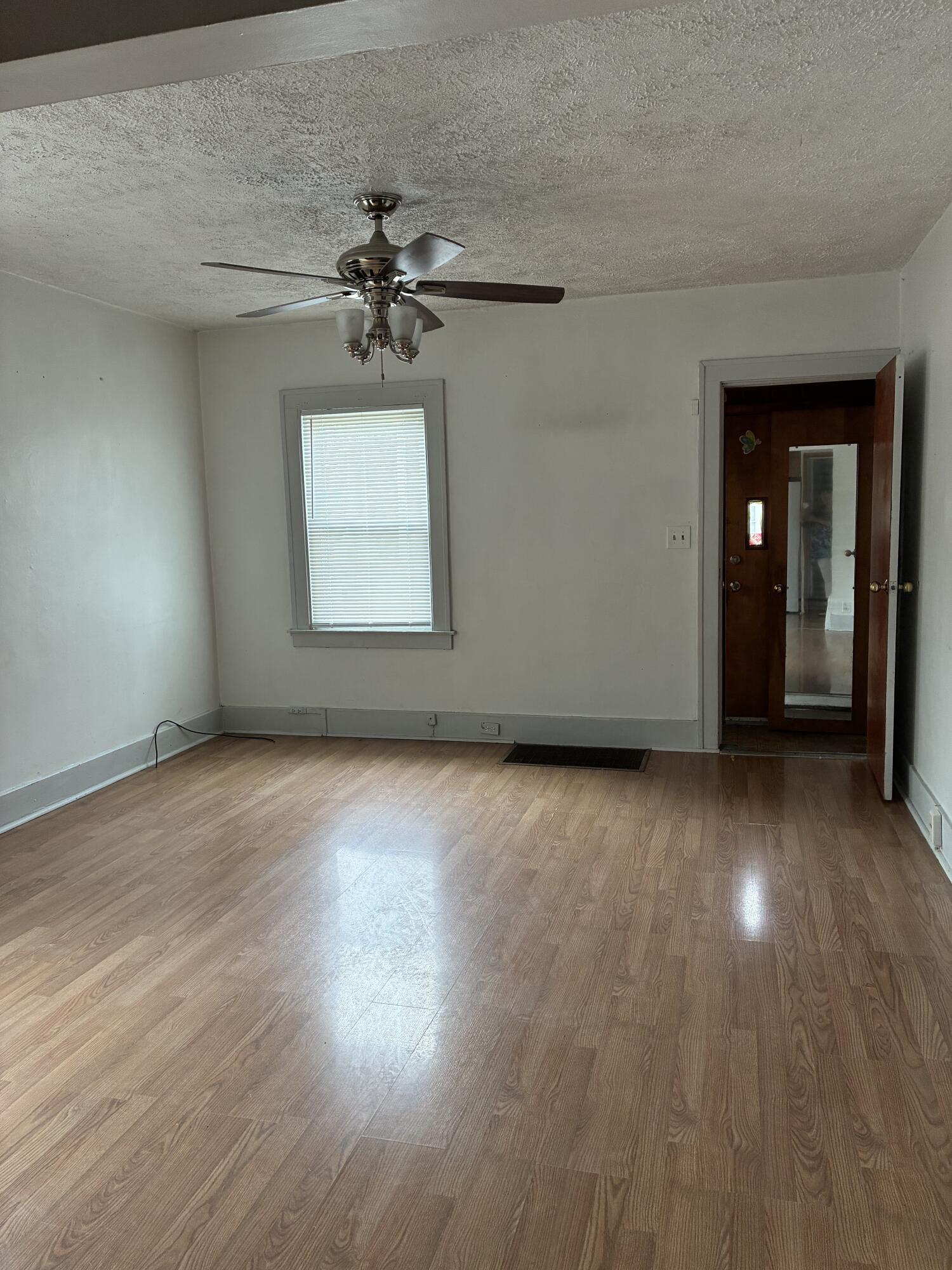 1543 NE Mason Street NE Grand Rapids MI 49503