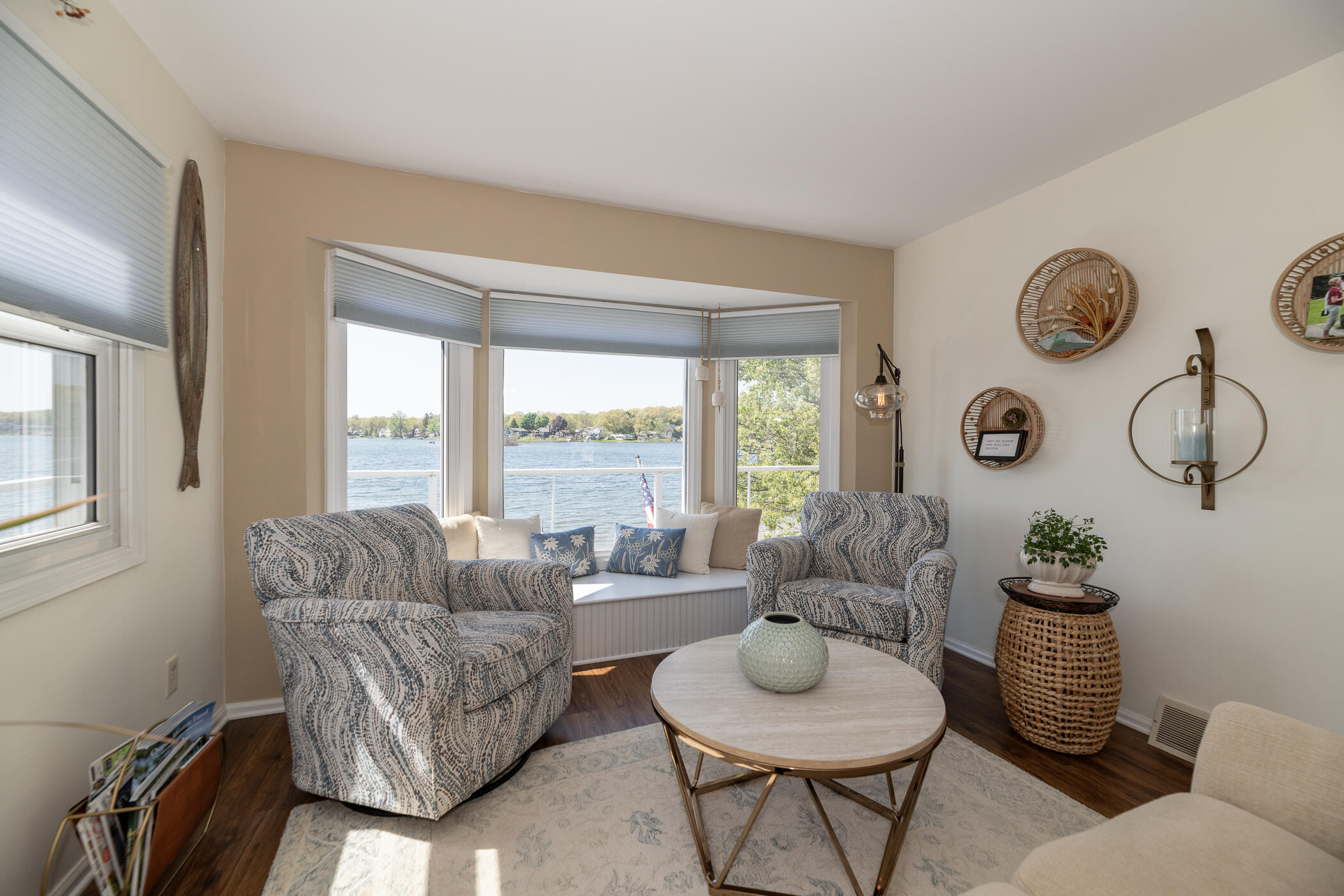 1401 E Crooked Lake Drive Kalamazoo MI 49009