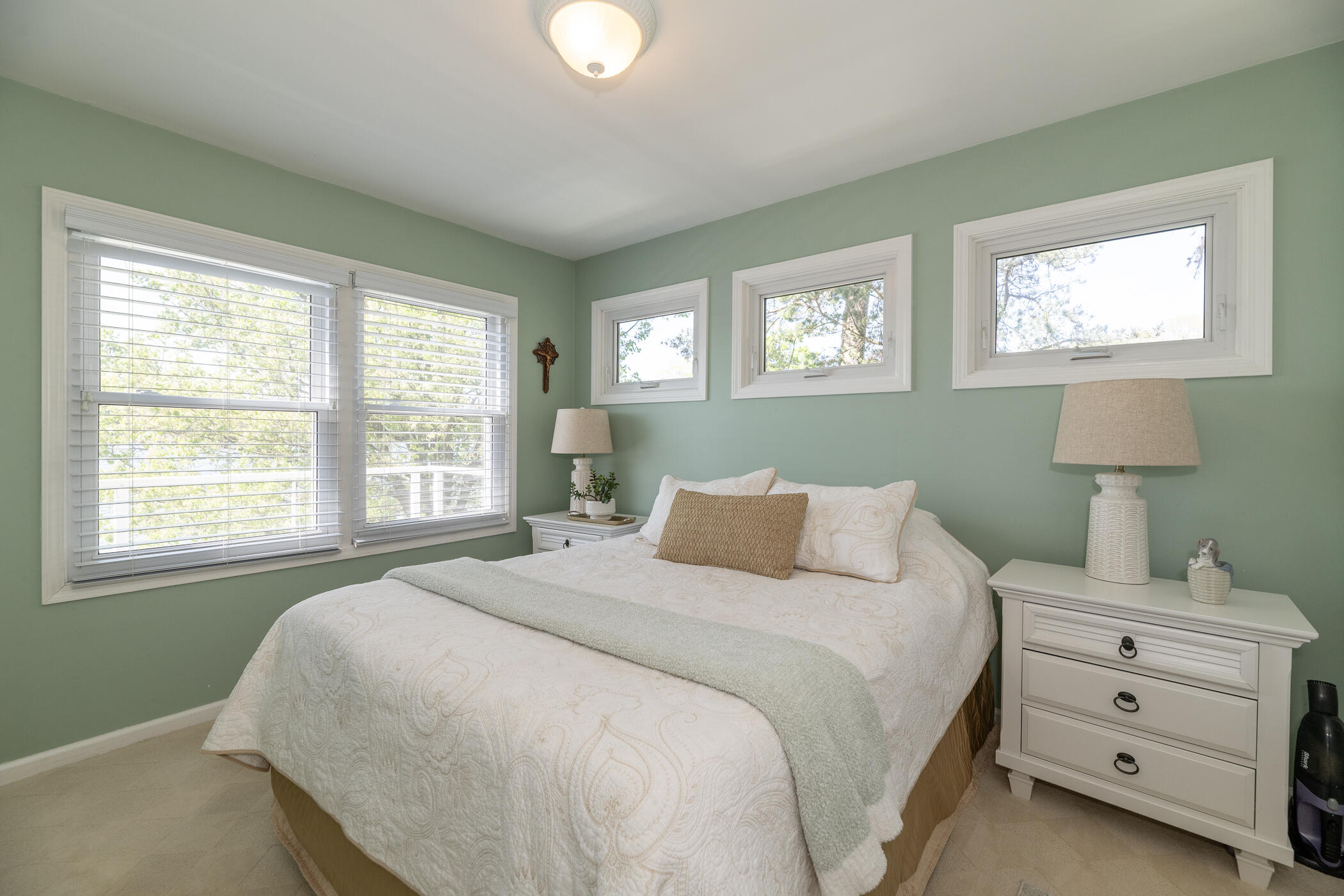 1401 E Crooked Lake Drive Kalamazoo MI 49009