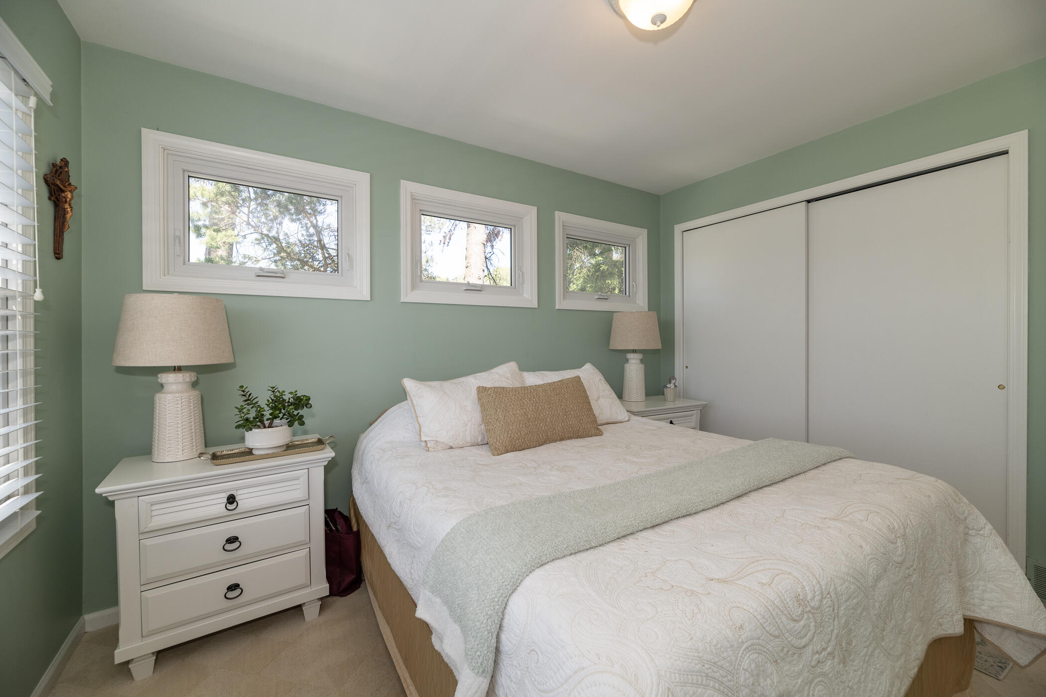 1401 E Crooked Lake Drive Kalamazoo MI 49009