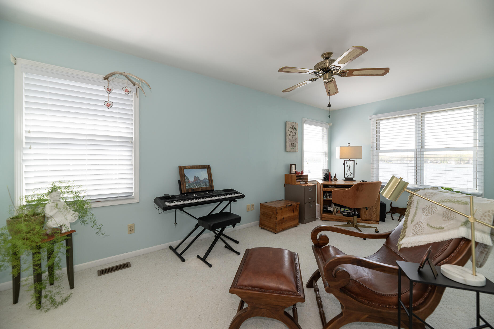 1401 E Crooked Lake Drive Kalamazoo MI 49009