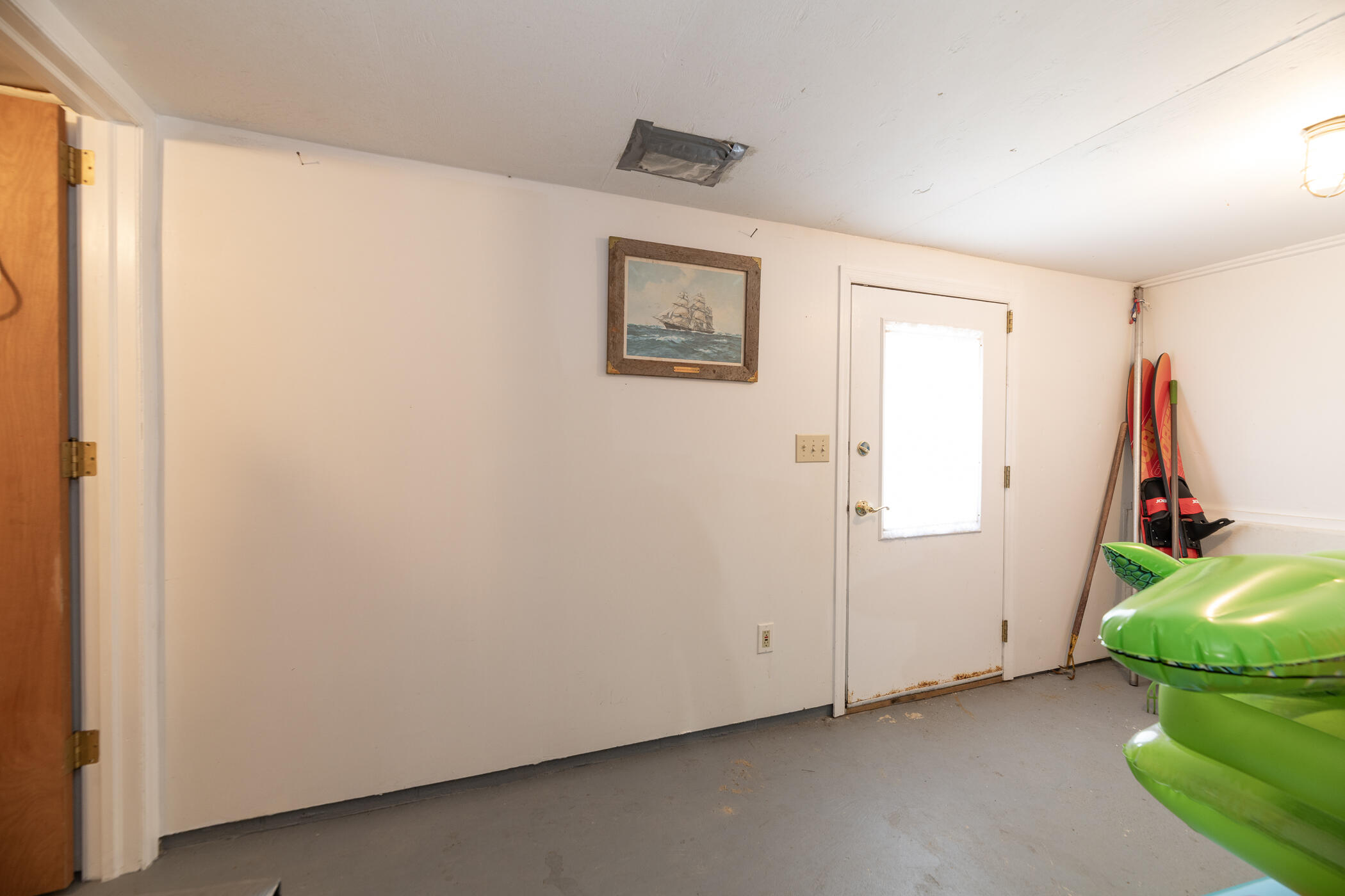1401 E Crooked Lake Drive Kalamazoo MI 49009