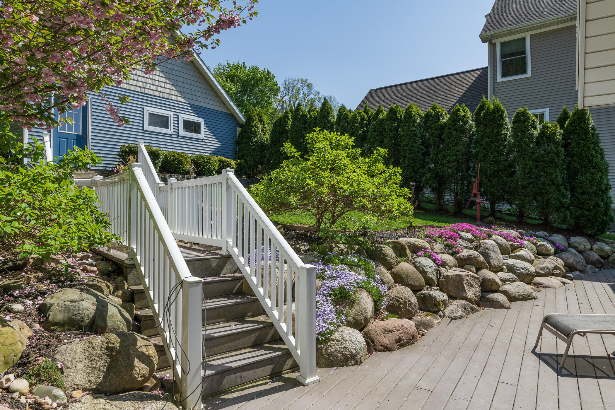 1401 E Crooked Lake Drive Kalamazoo MI 49009