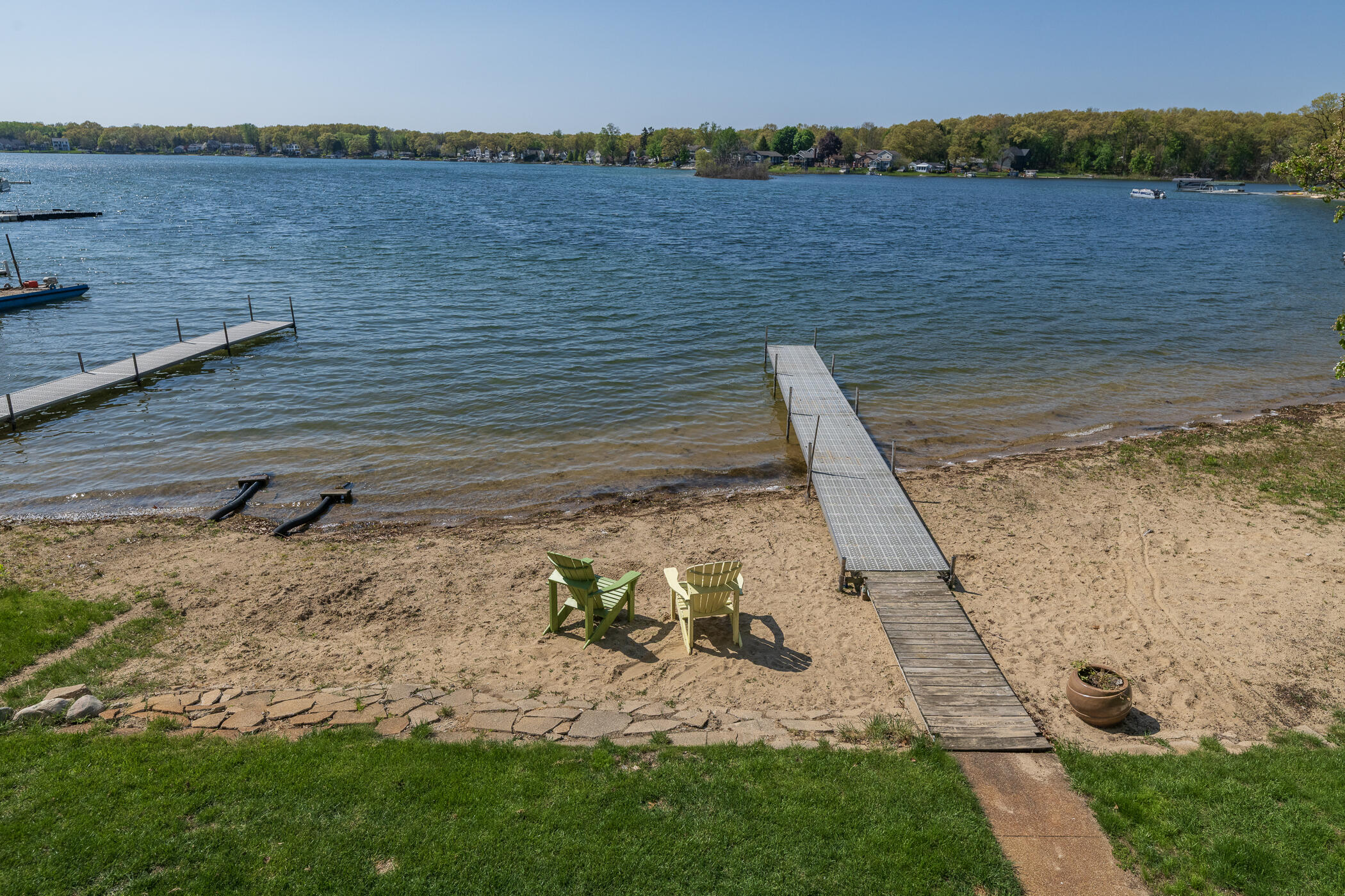 1401 E Crooked Lake Drive Kalamazoo MI 49009