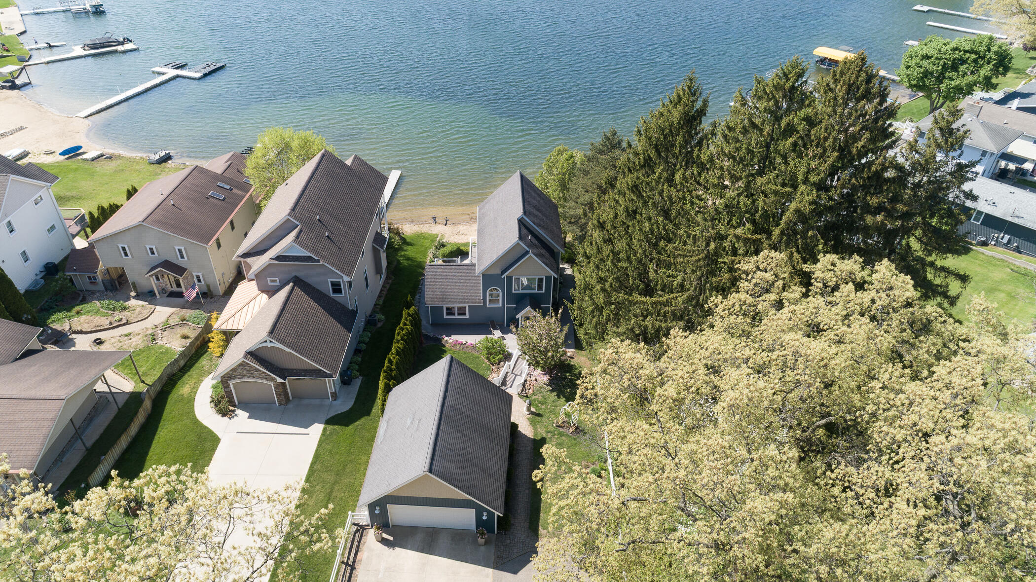1401 E Crooked Lake Drive Kalamazoo MI 49009