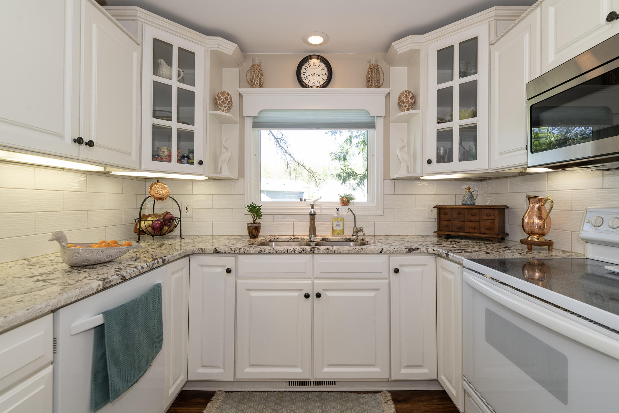 1401 E Crooked Lake Drive Kalamazoo MI 49009
