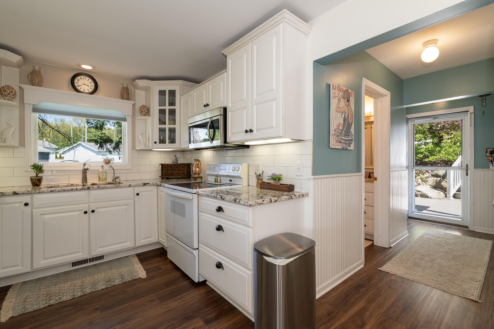 1401 E Crooked Lake Drive Kalamazoo MI 49009