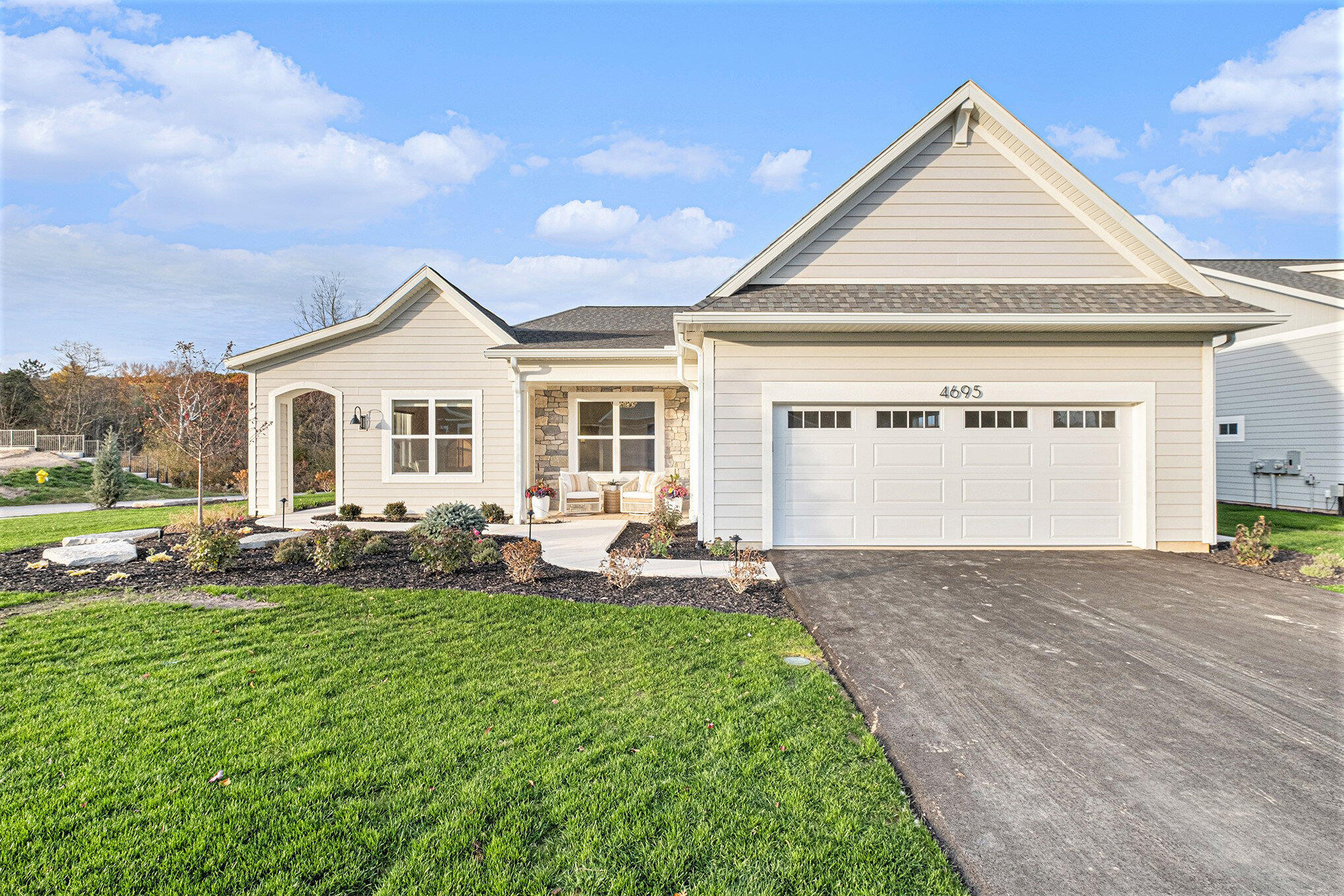 4695 Knapp Bluff Drive NE Grand Rapids MI 49525
