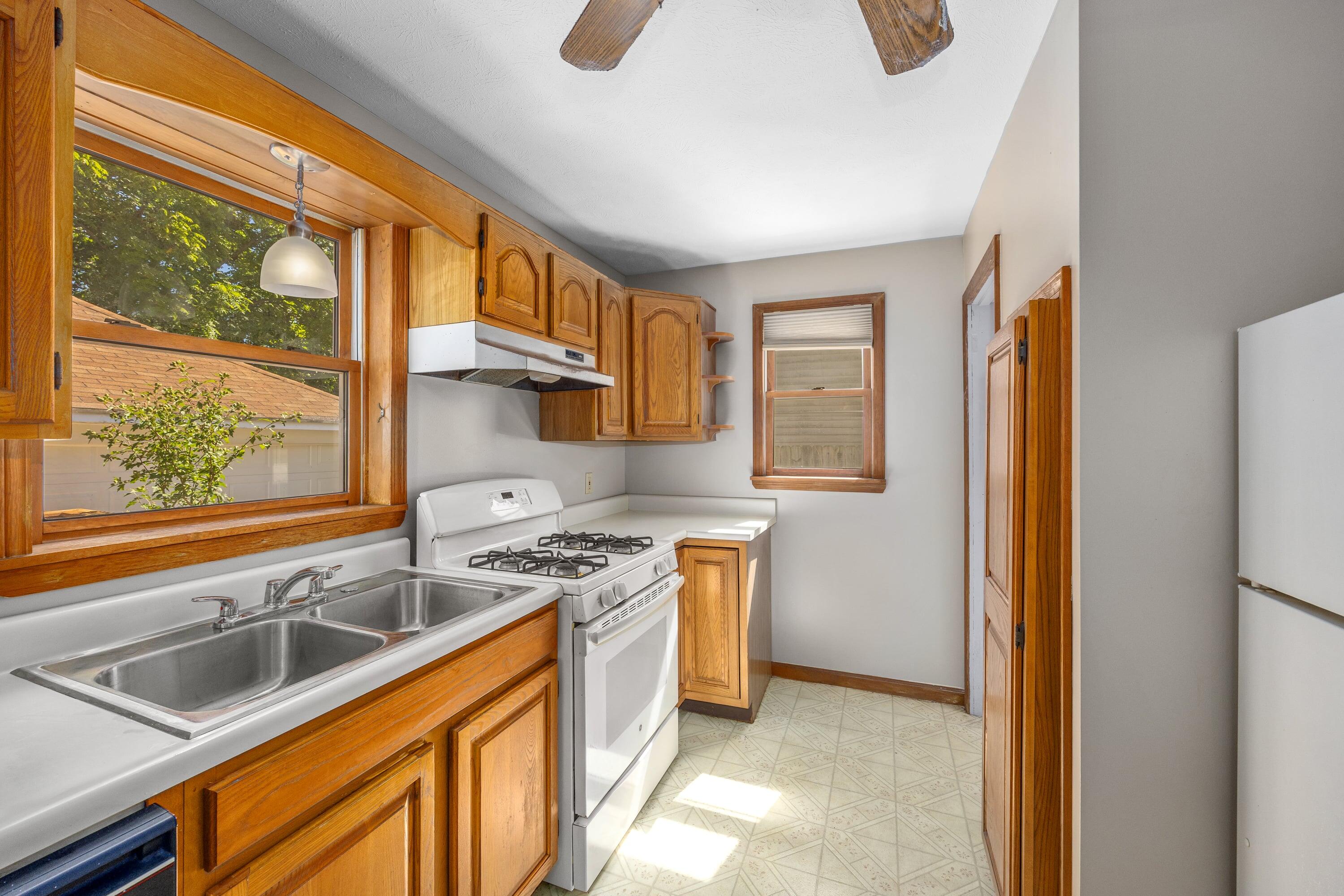 946 Frederick Avenue NW Grand Rapids MI 49504
