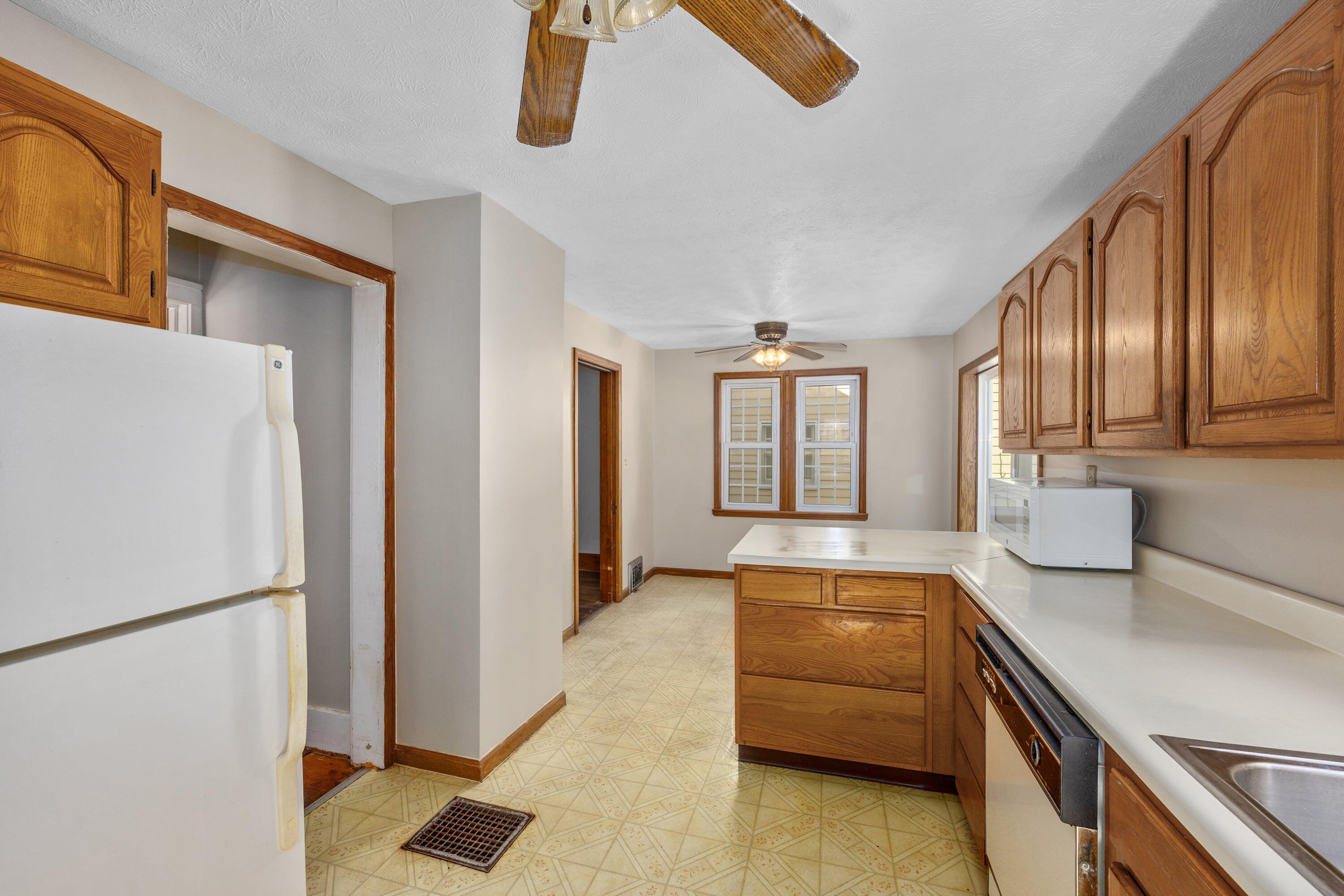 946 Frederick Avenue NW Grand Rapids MI 49504