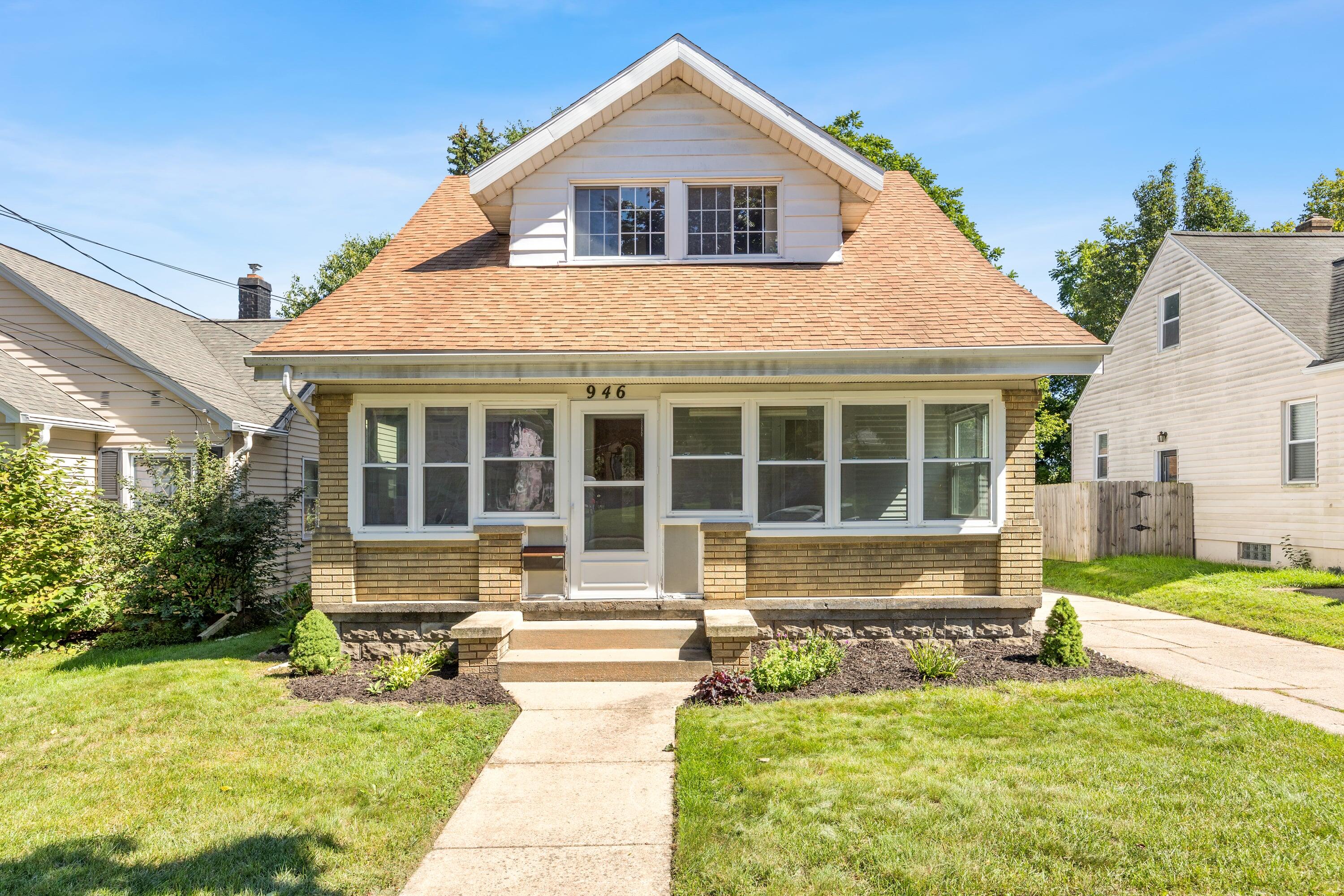946 Frederick Avenue NW Grand Rapids MI 49504