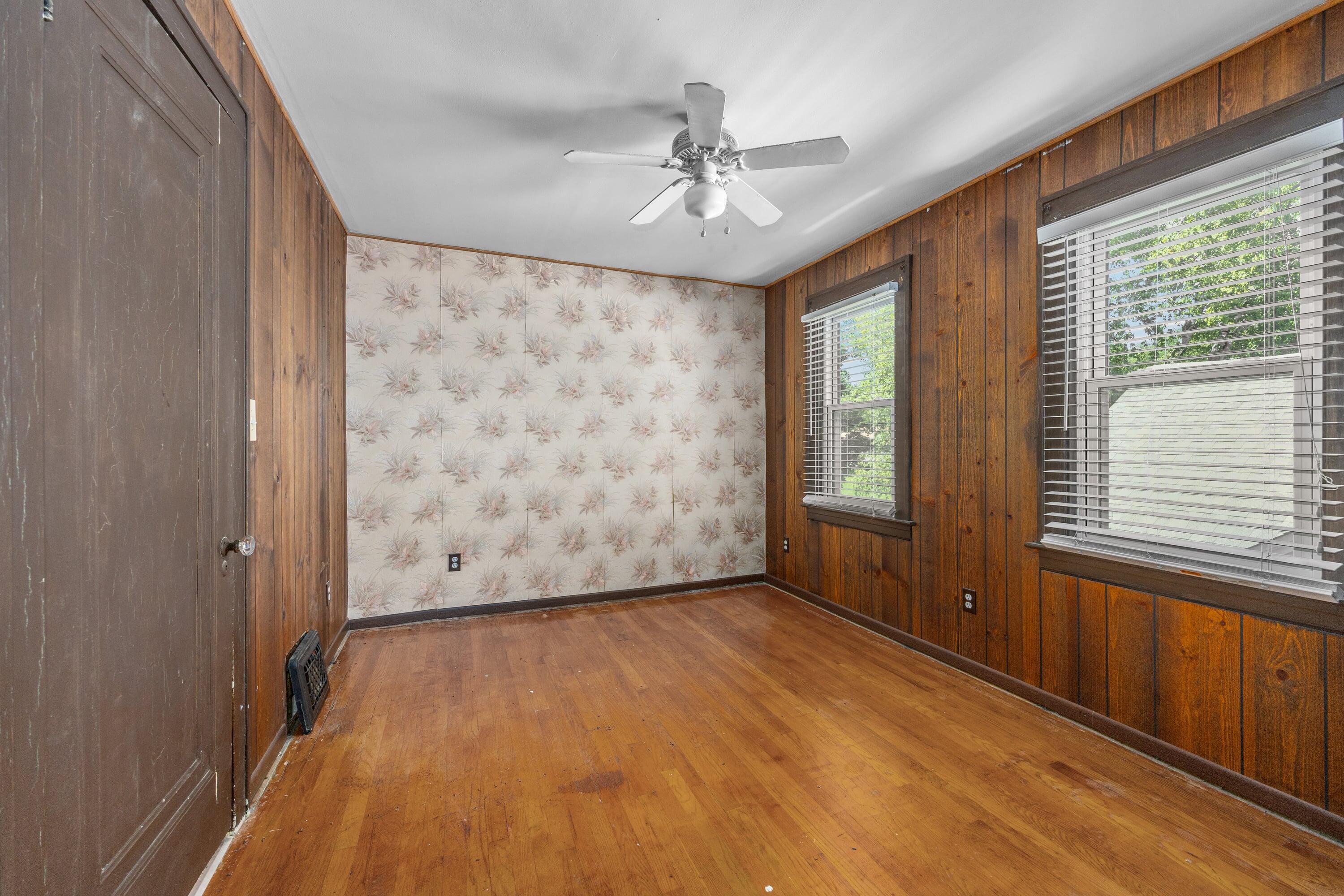 946 Frederick Avenue NW Grand Rapids MI 49504