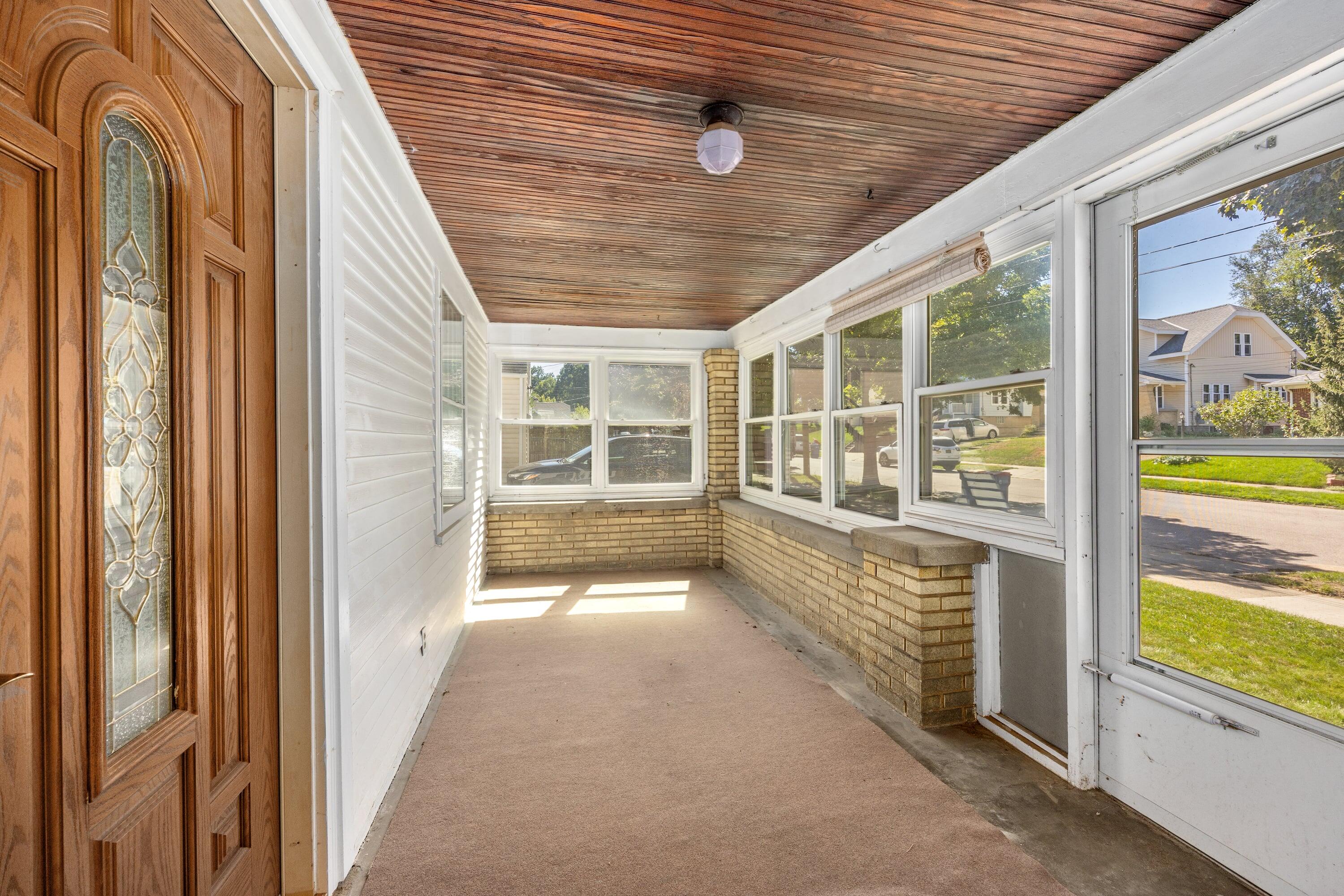 946 Frederick Avenue NW Grand Rapids MI 49504