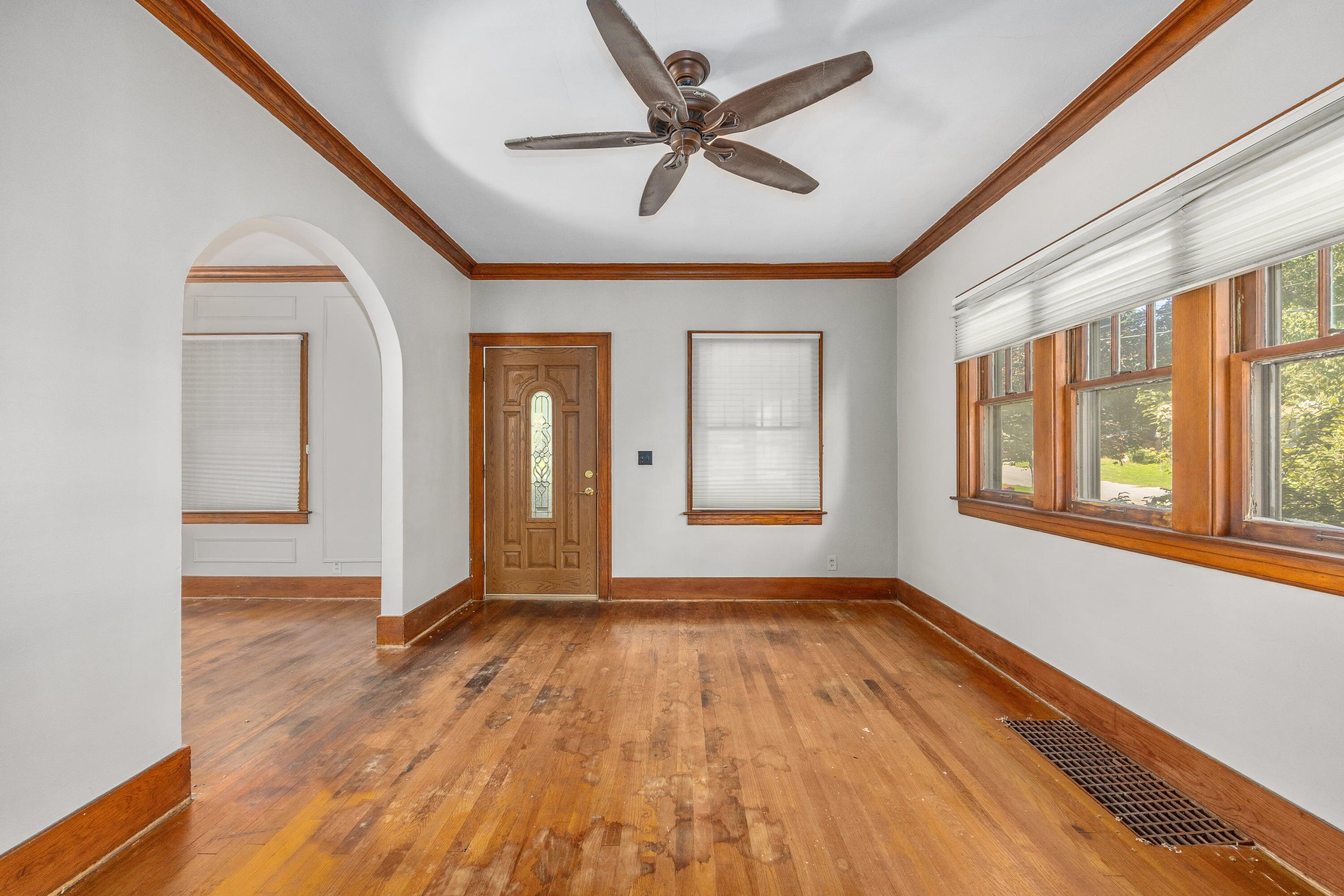 946 Frederick Avenue NW Grand Rapids MI 49504