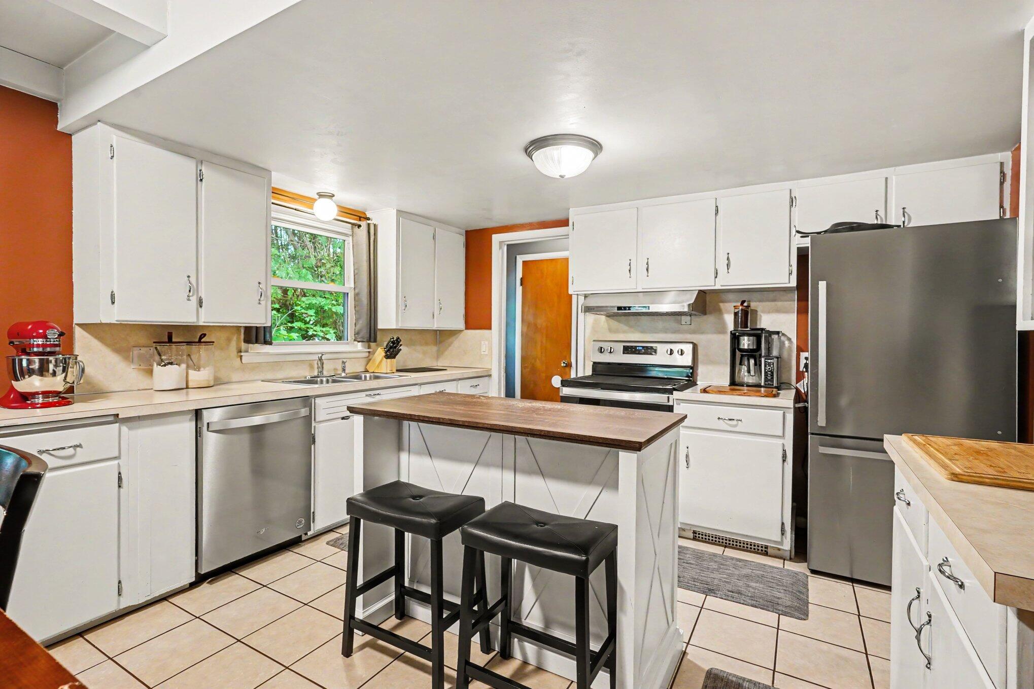 169 E 28th Street Holland MI 49423