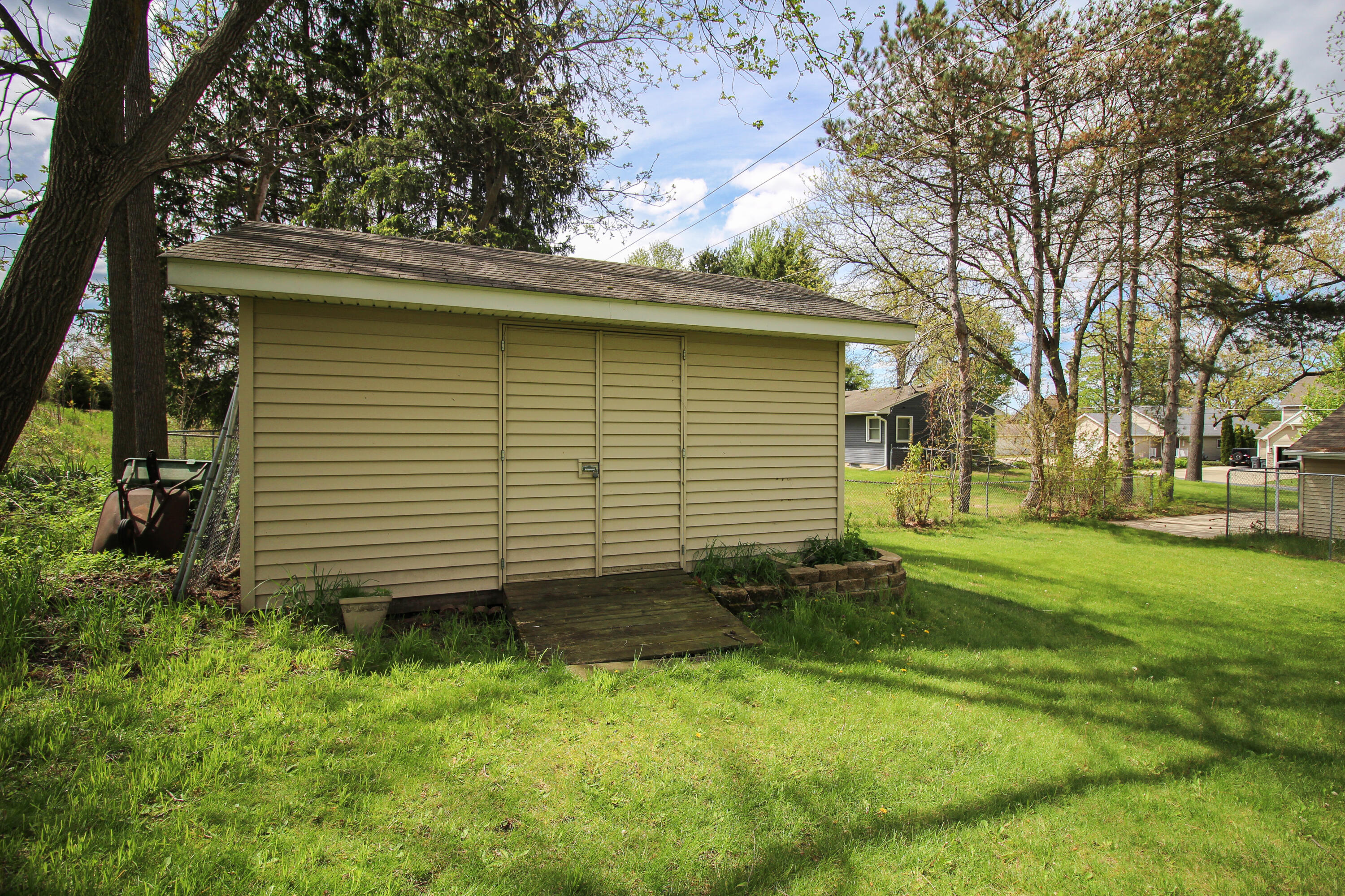 8077 W Q Avenue Kalamazoo MI 49009