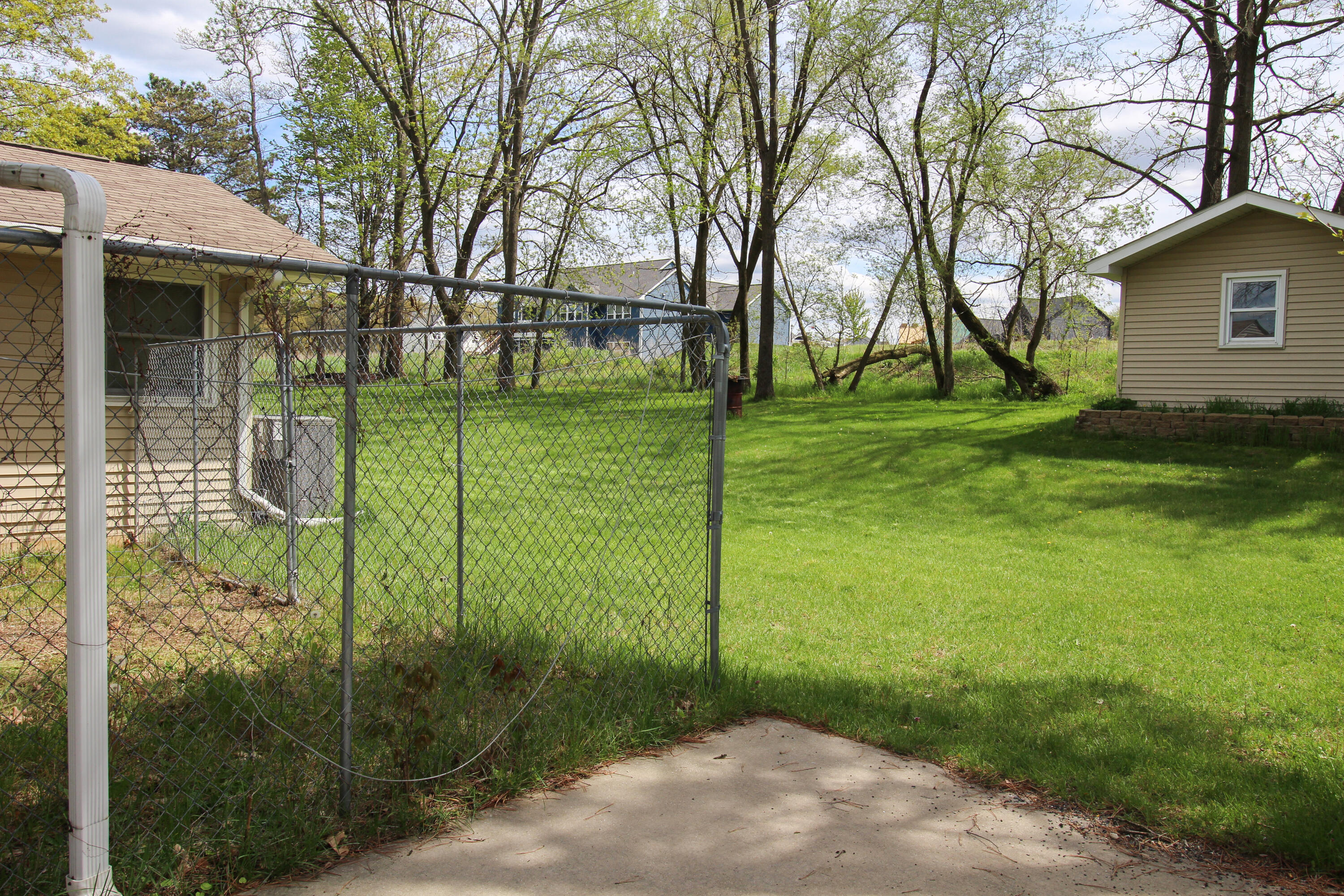 8077 W Q Avenue Kalamazoo MI 49009