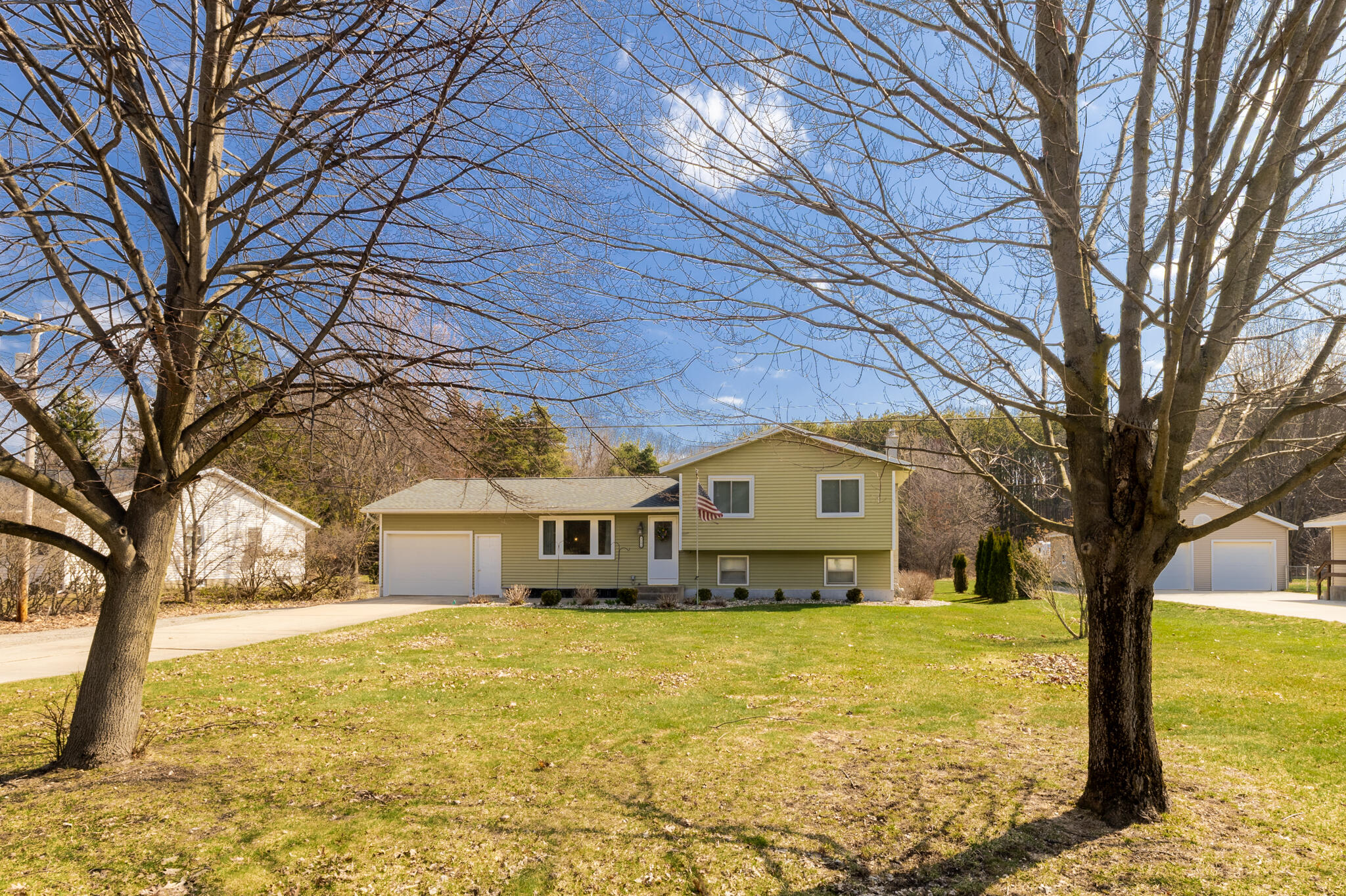 12594 144th Avenue Grand Haven MI 49417